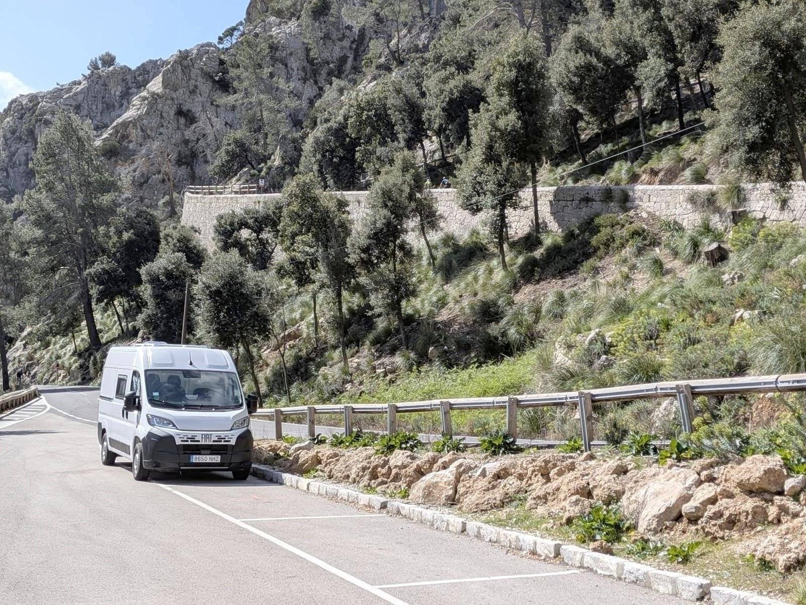 Front view from 3/4 Fiat FIAT DUCATO - Yescapa