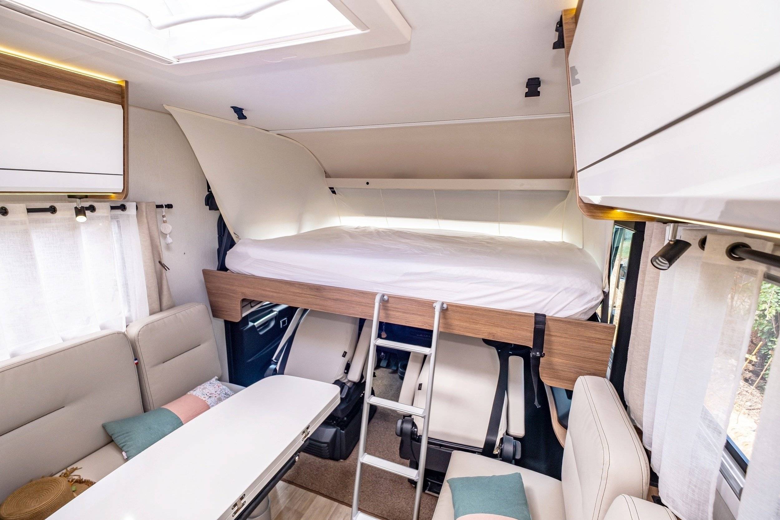 Couchages Fiat Fiat Ducato 150 CV - Yescapa