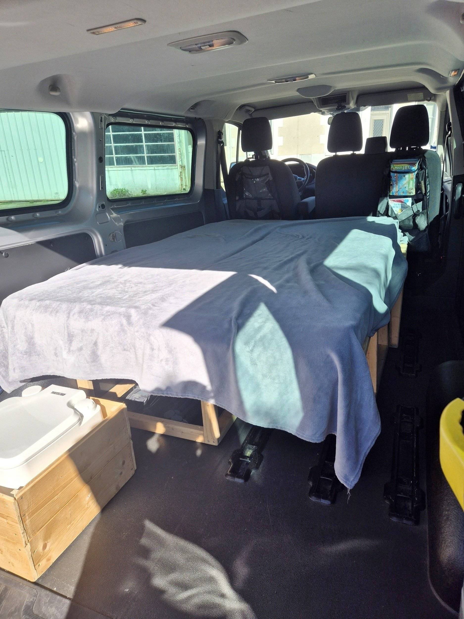 Couchages Ford Transit custom - Yescapa