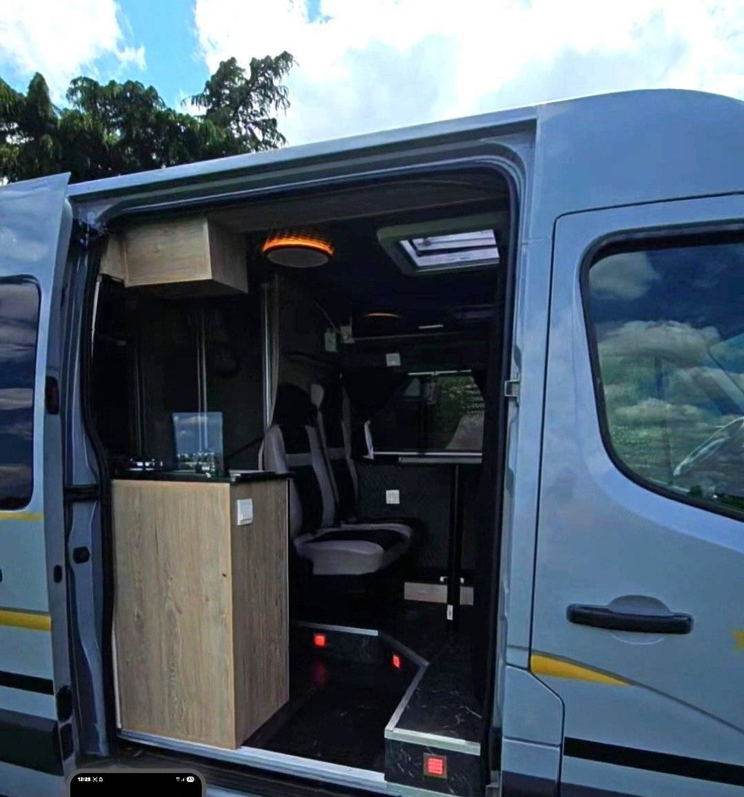 Driver's compartment  - Yescapa