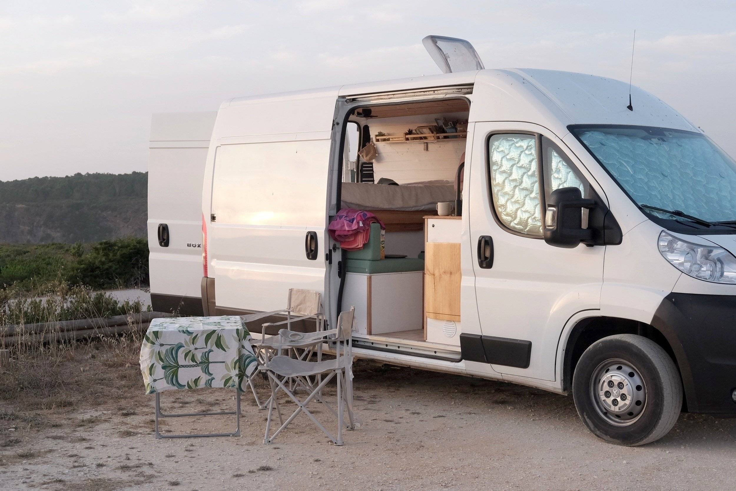 Front view from 3/4 Peugeot Boxer - Yescapa