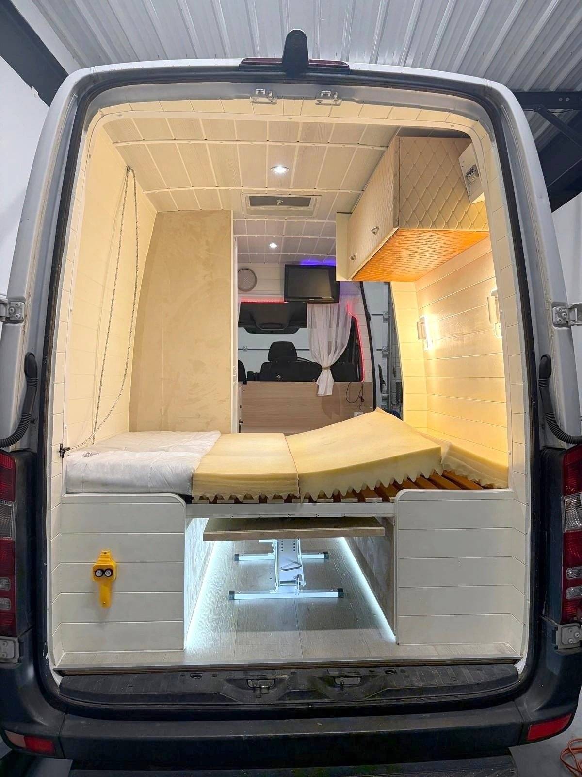 Dormidas Mercedes Sprinter 313CDI - Yescapa