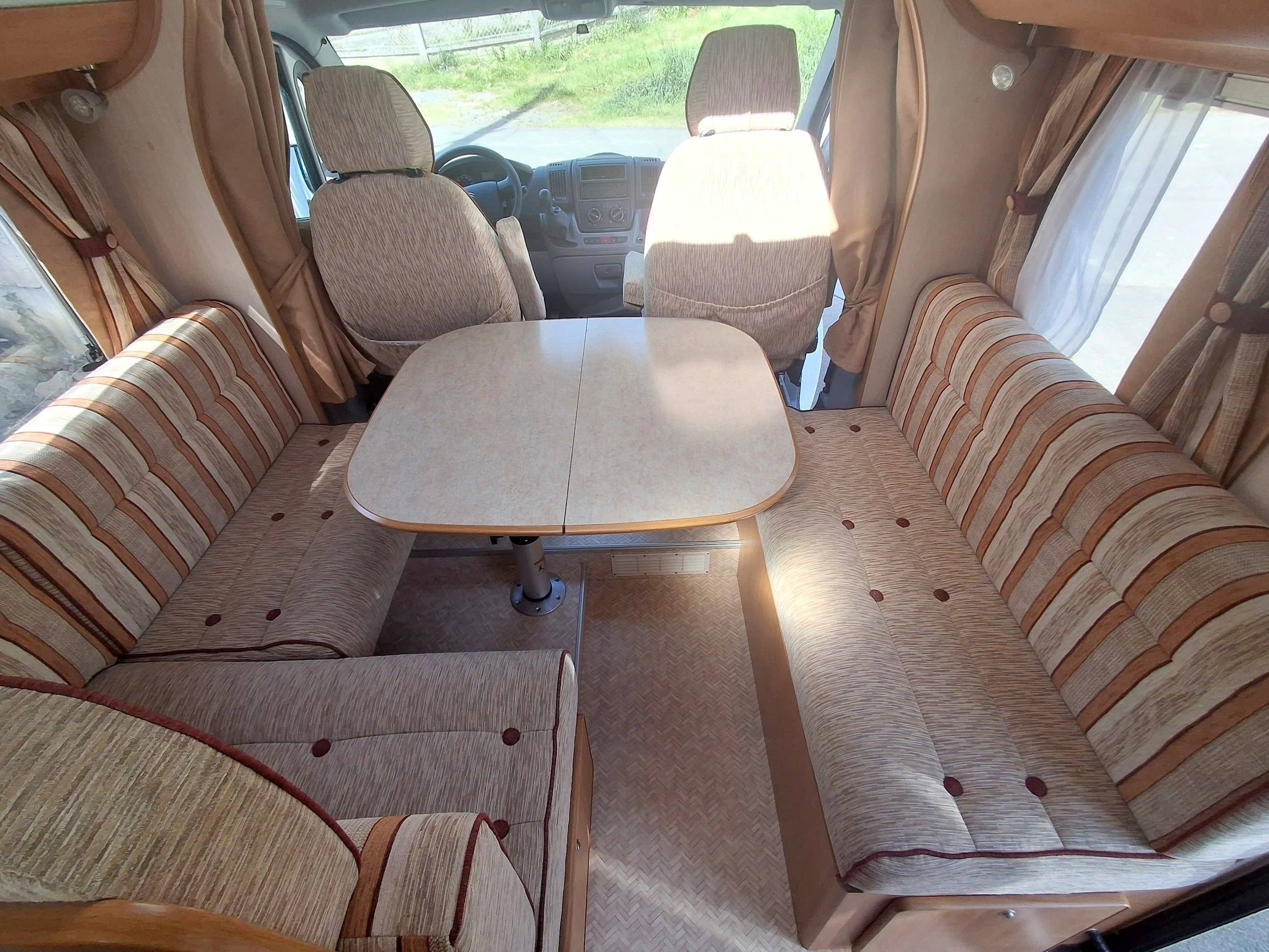 Dinette Citroën fleurette - Yescapa