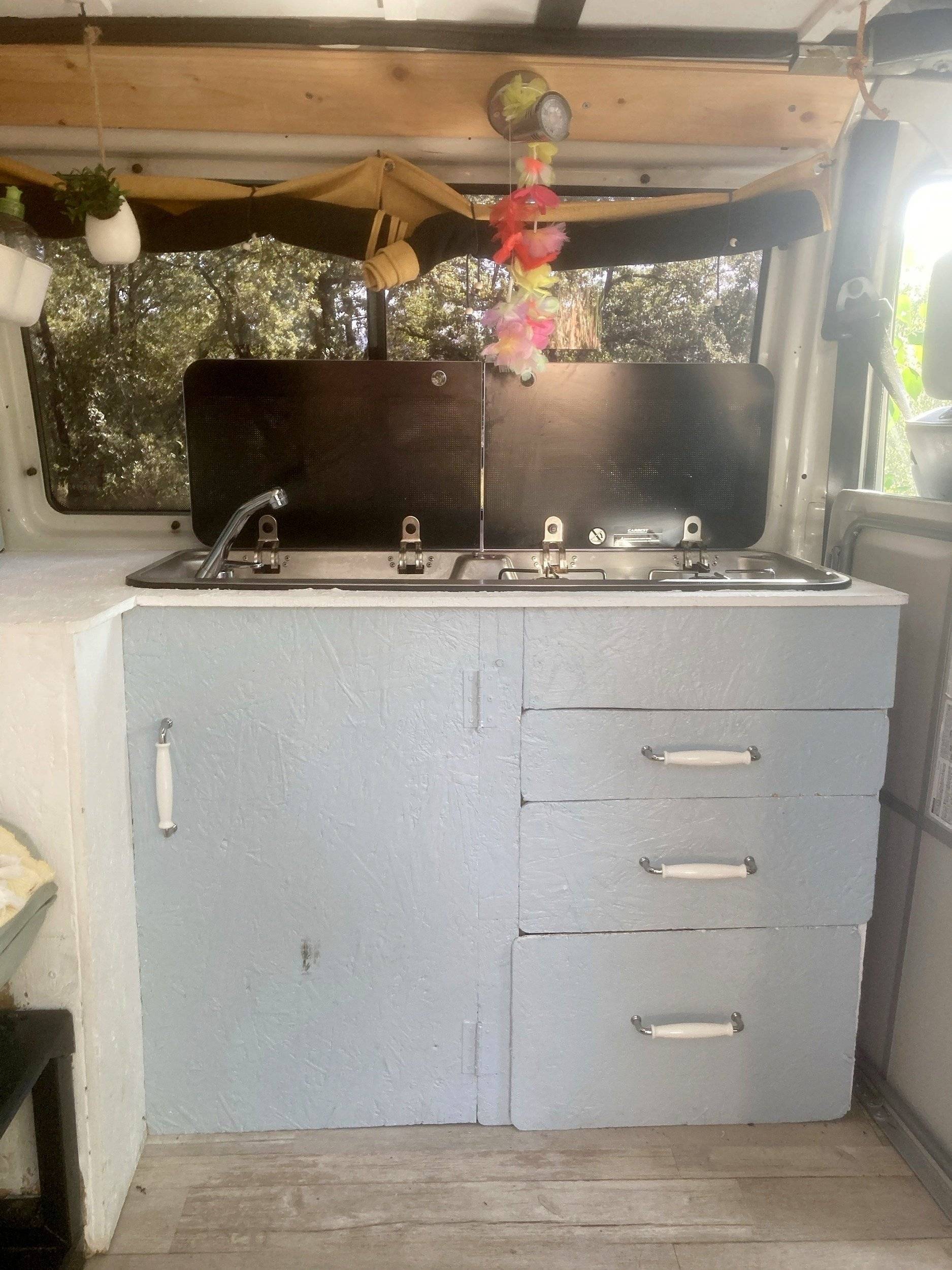 Coin cuisine Volkswagen T4 2,5l 102cv - Yescapa