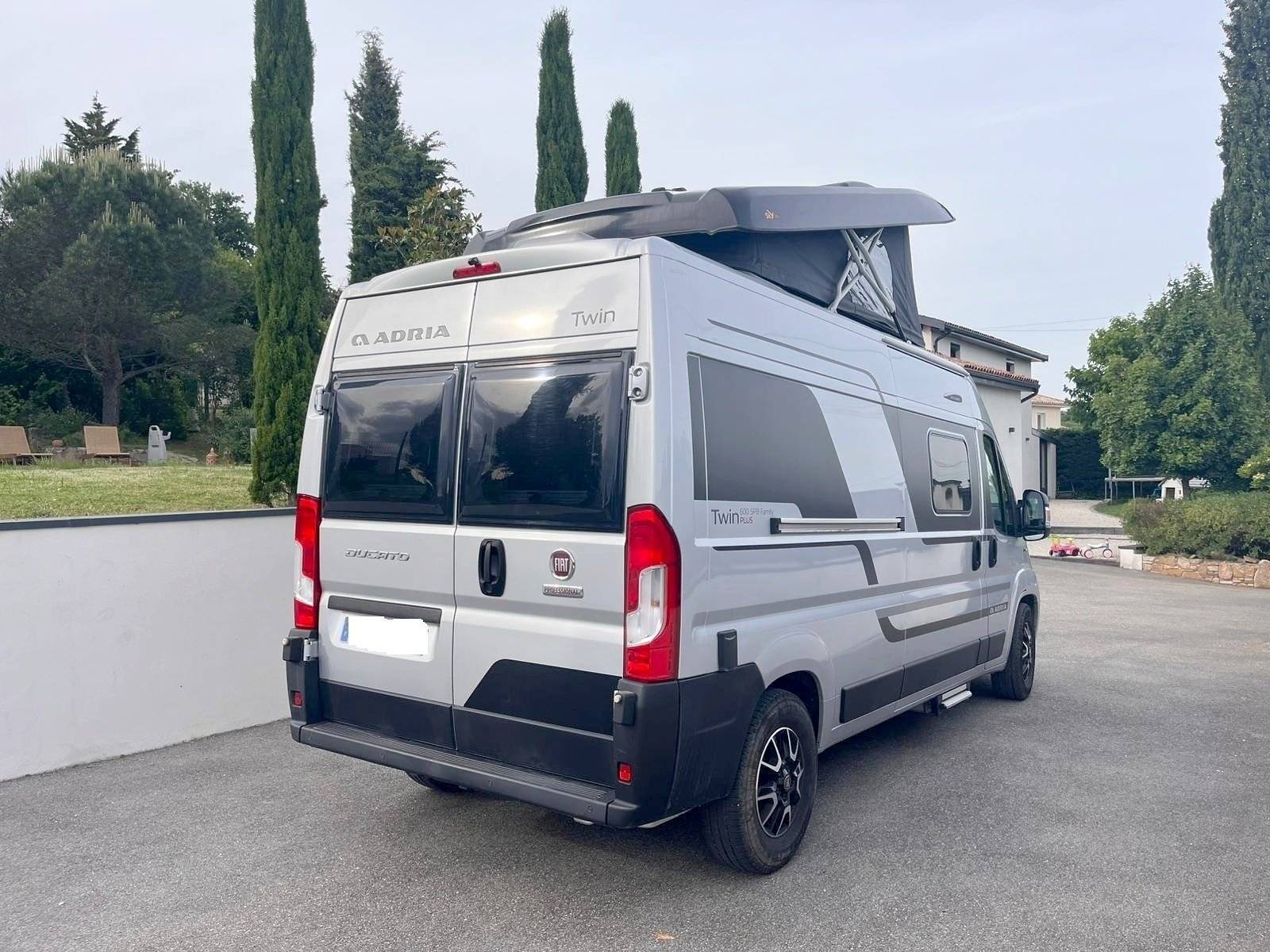 Adria ADRIA TWIN 600 SPB FAMILY PLUS