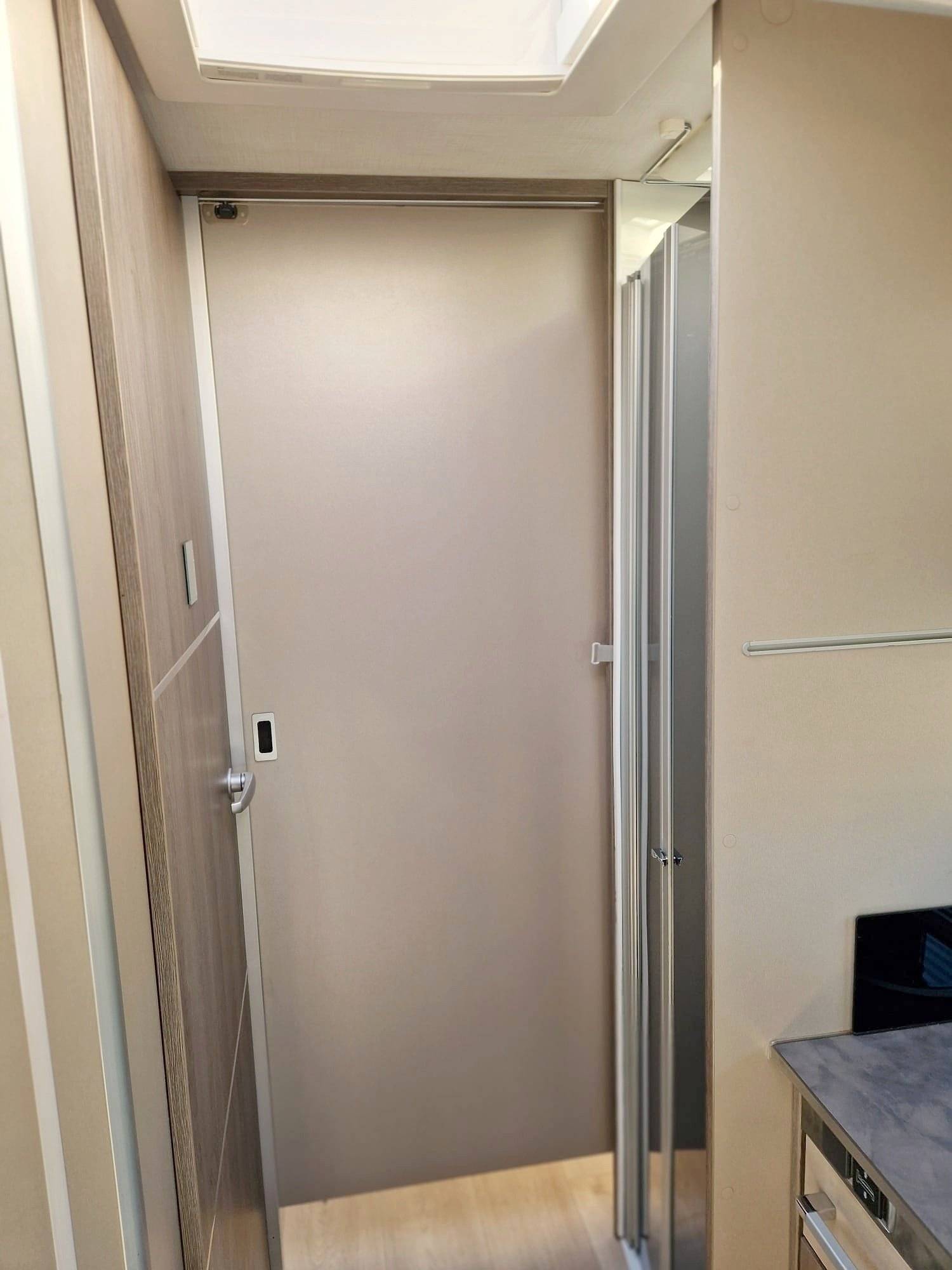 Challenger 358EB Graphite