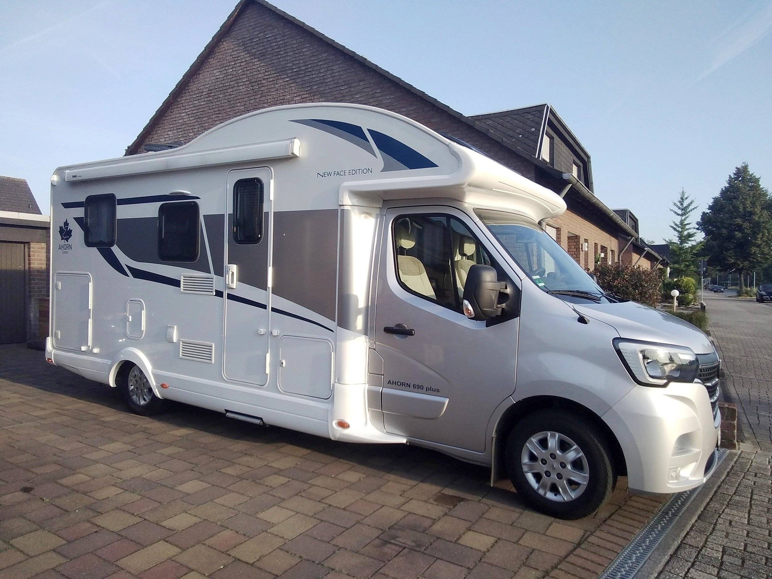 Ahorn 690 T Nee Face Edition