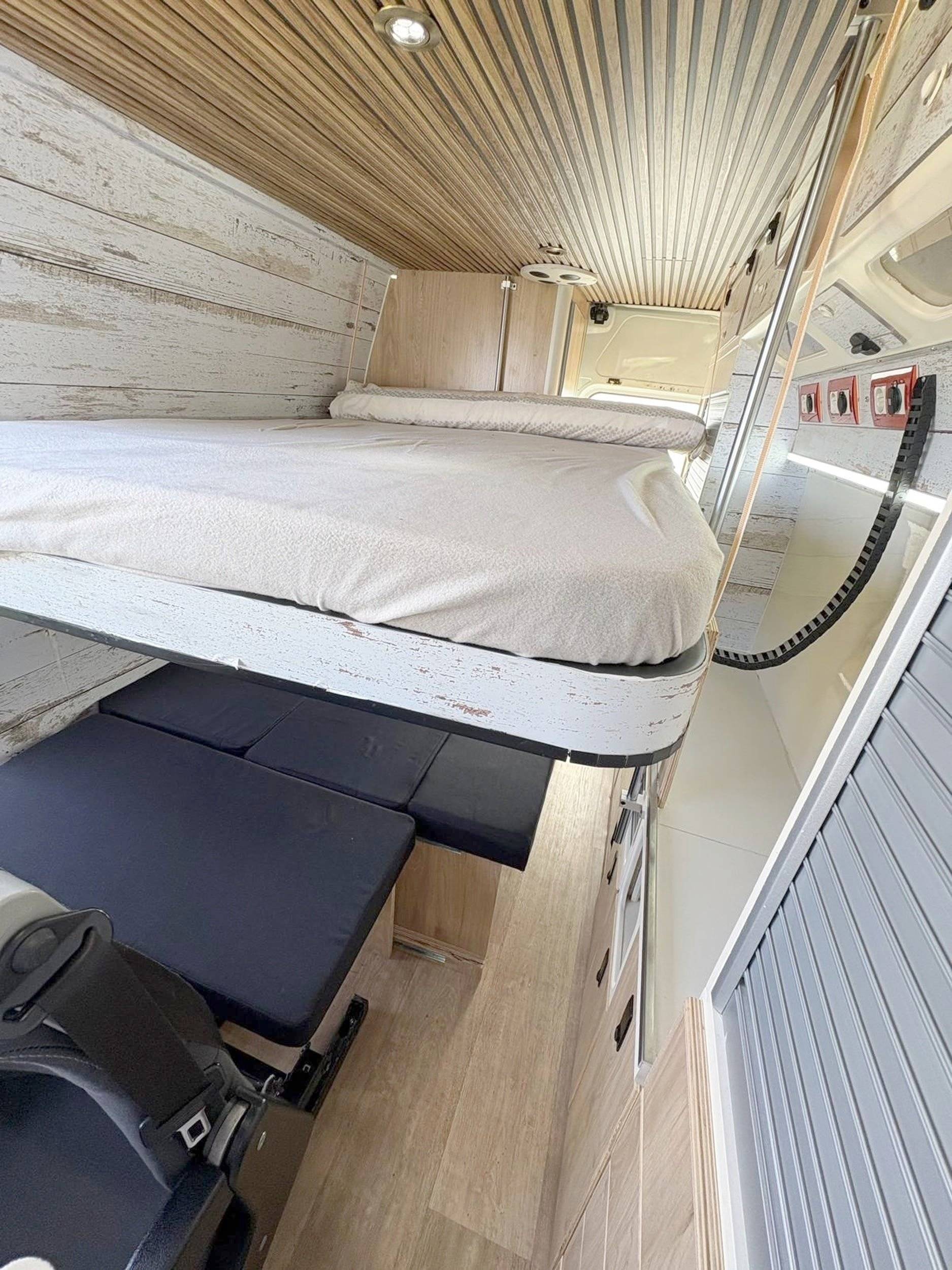 slaapplaatsen Renault Master 2,3 l 135 ch - Yescapa