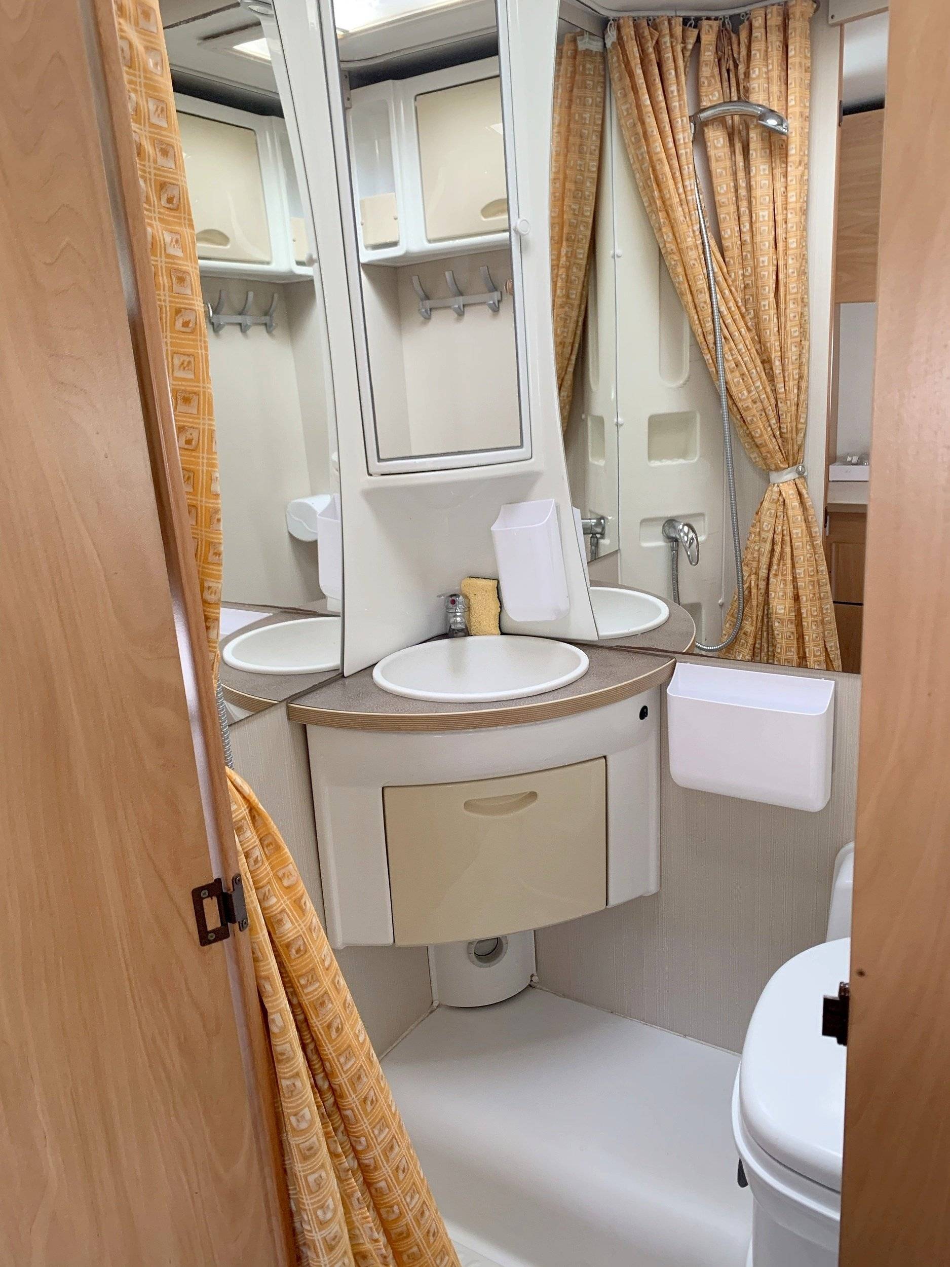 Challenger Genesis 33