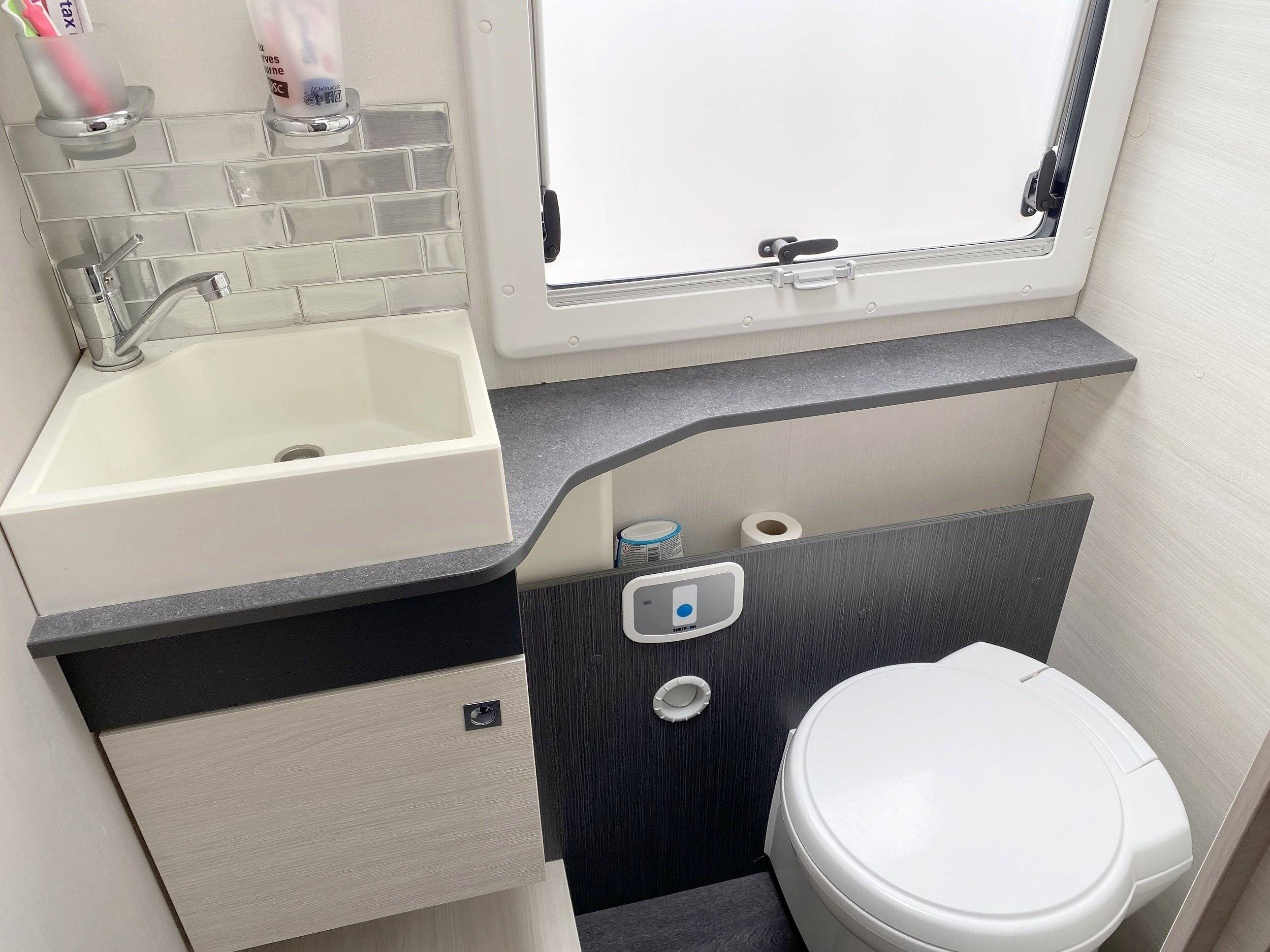 Challenger Challenger 380