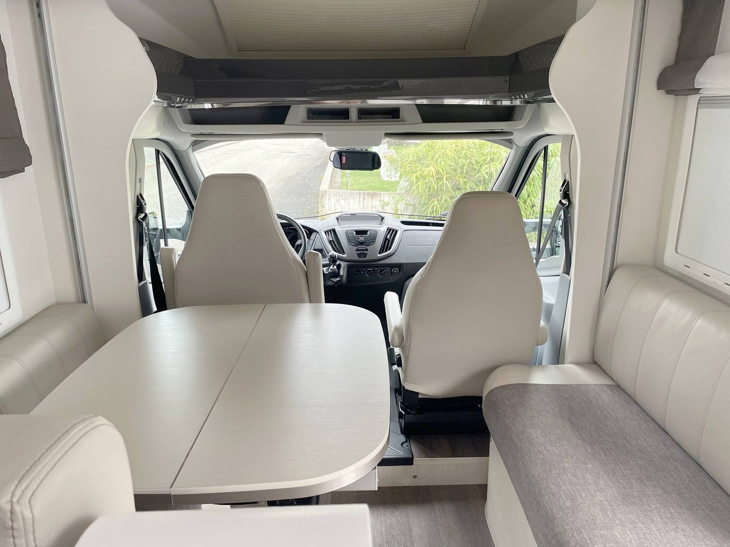 Dinette Ford - Yescapa