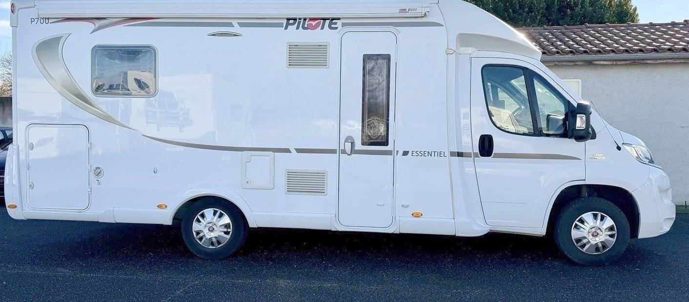 Vista de 3/4 Fiat 2,3 l 130 ch - Yescapa
