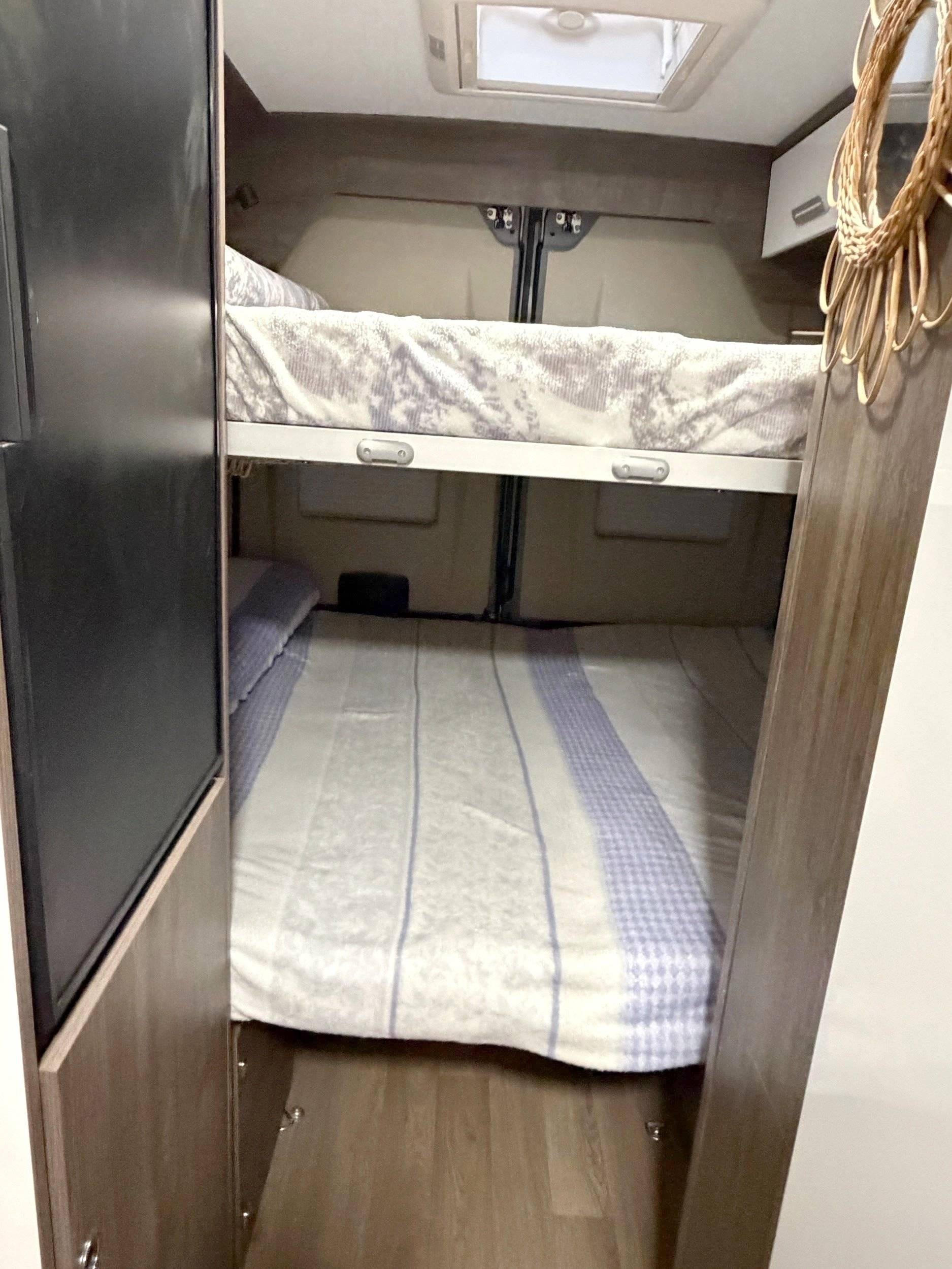 Berth Fiat Ducato 140 cv - Yescapa