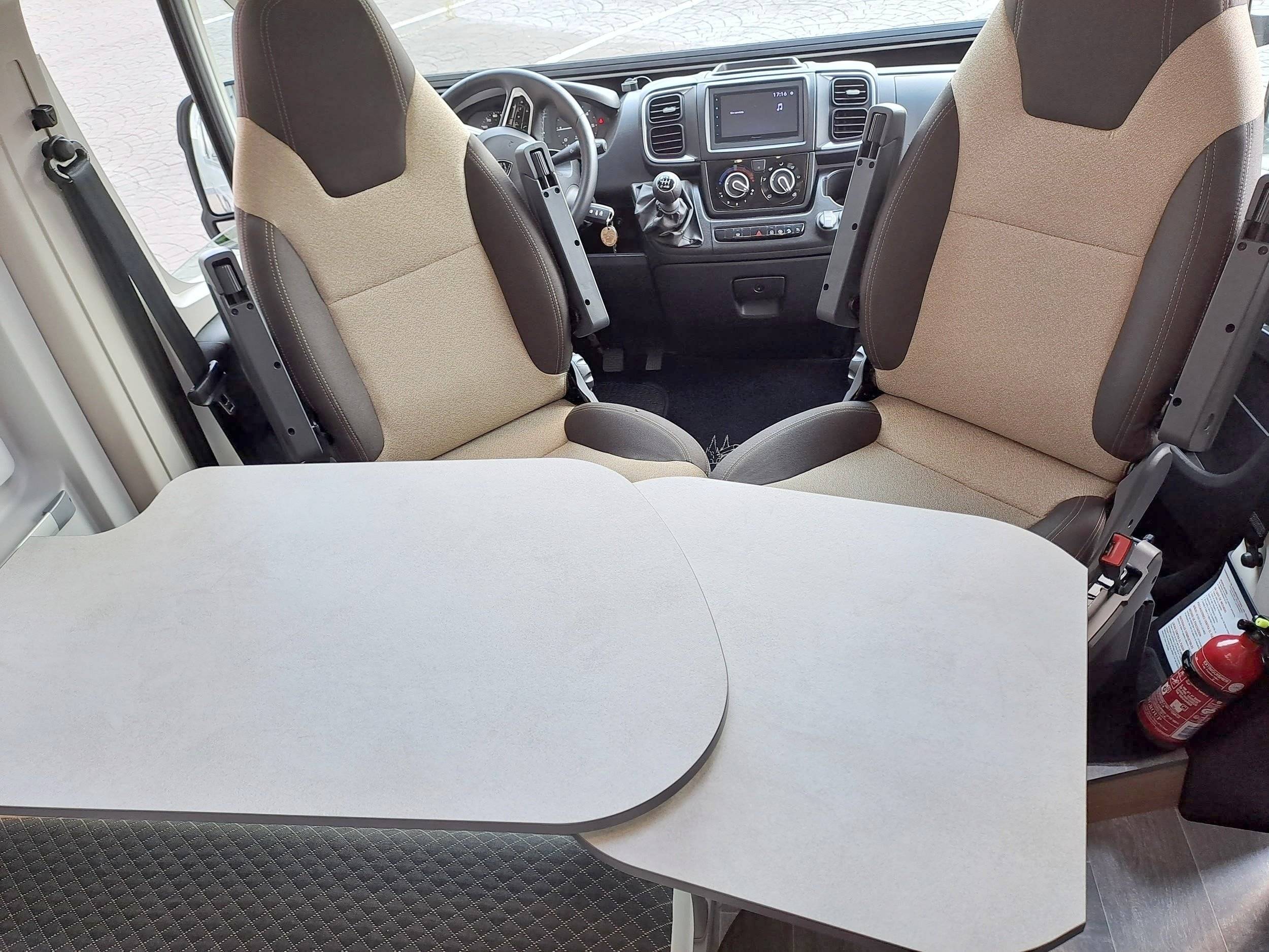 Eethoek Peugeot Peugeot 2.2 140cv - Yescapa