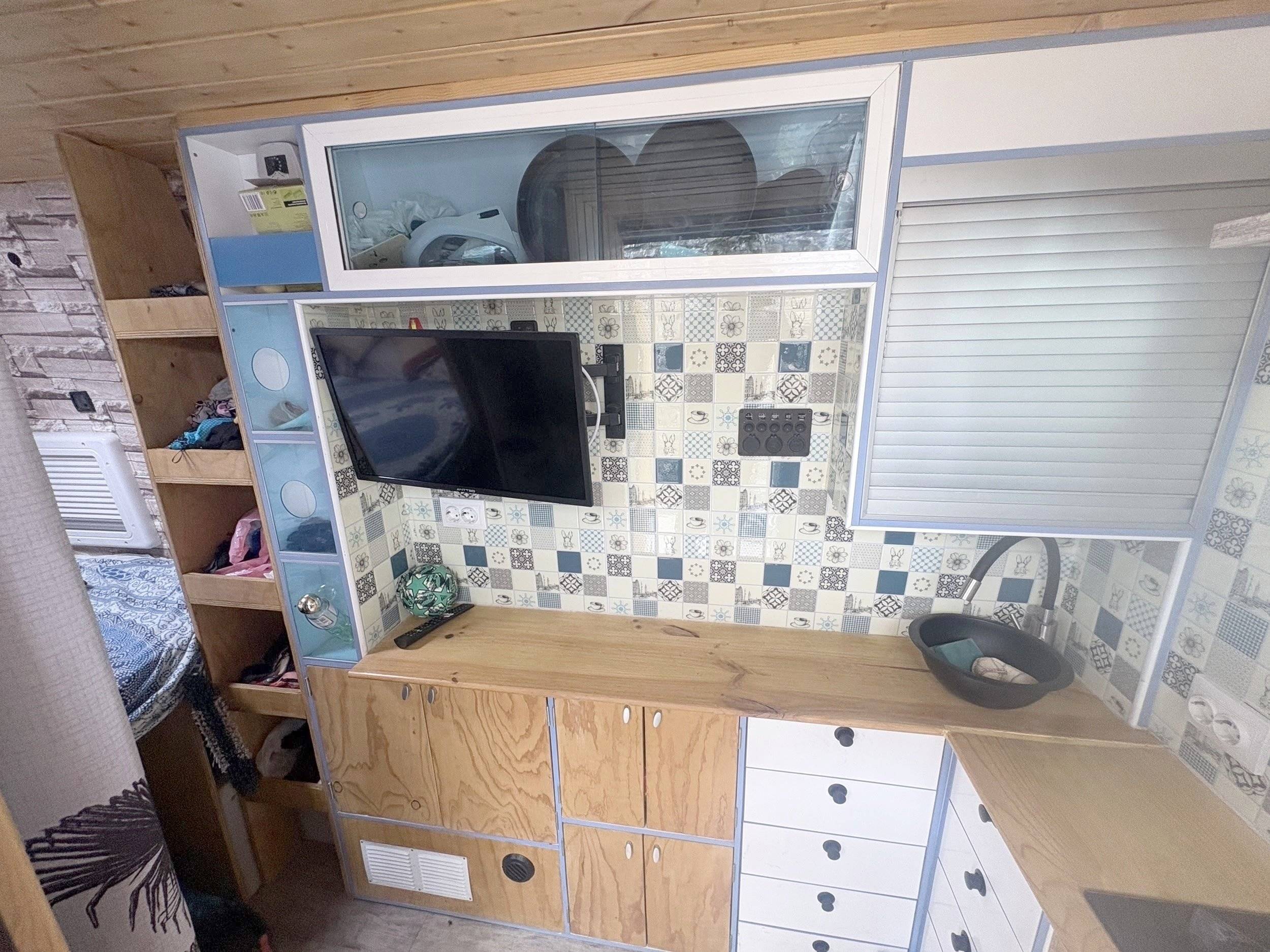 Dining Area Mercedes Sprinter 2,2 l 129 ch - Yescapa