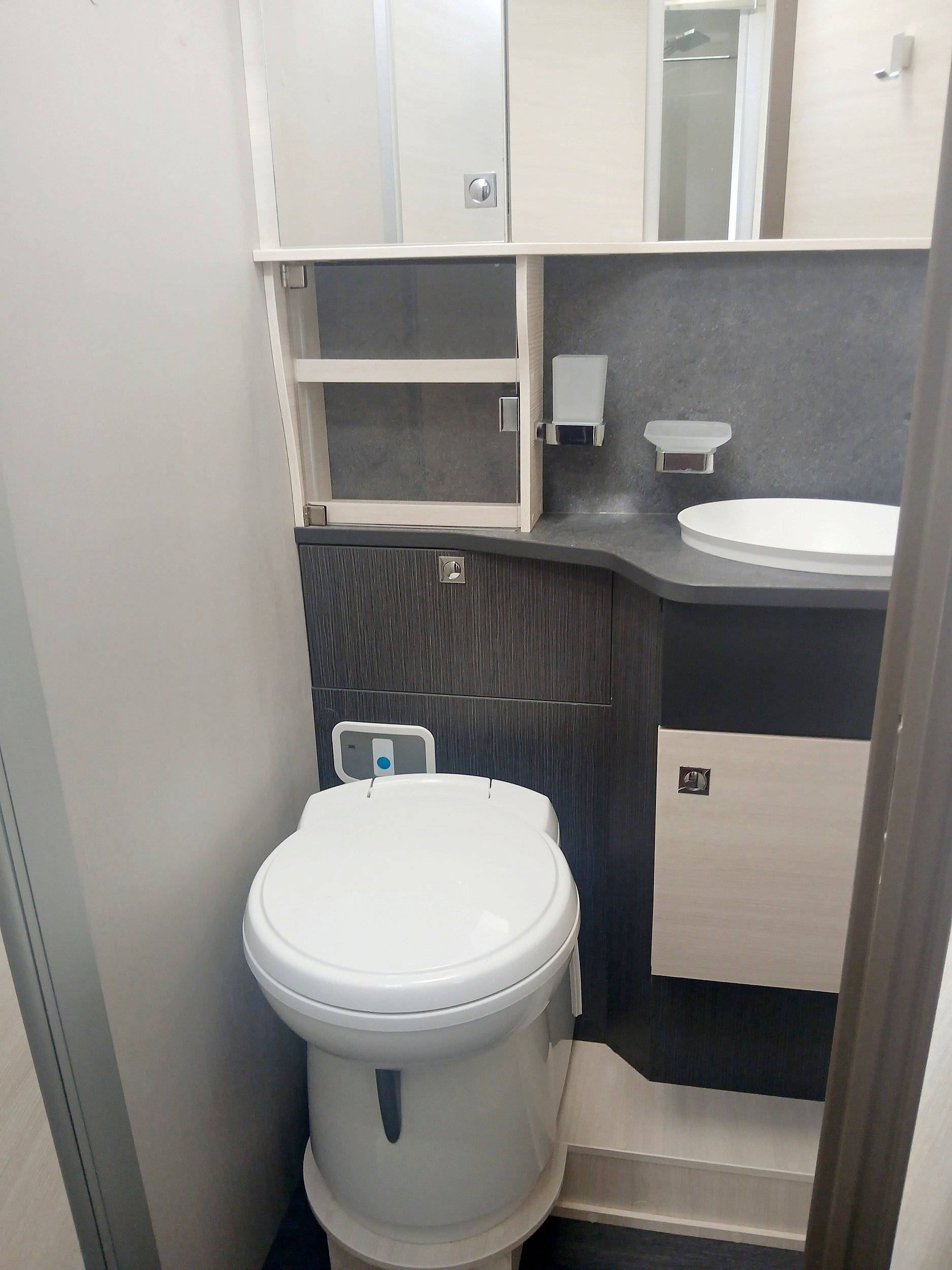 Challenger 328 Graphite Premium