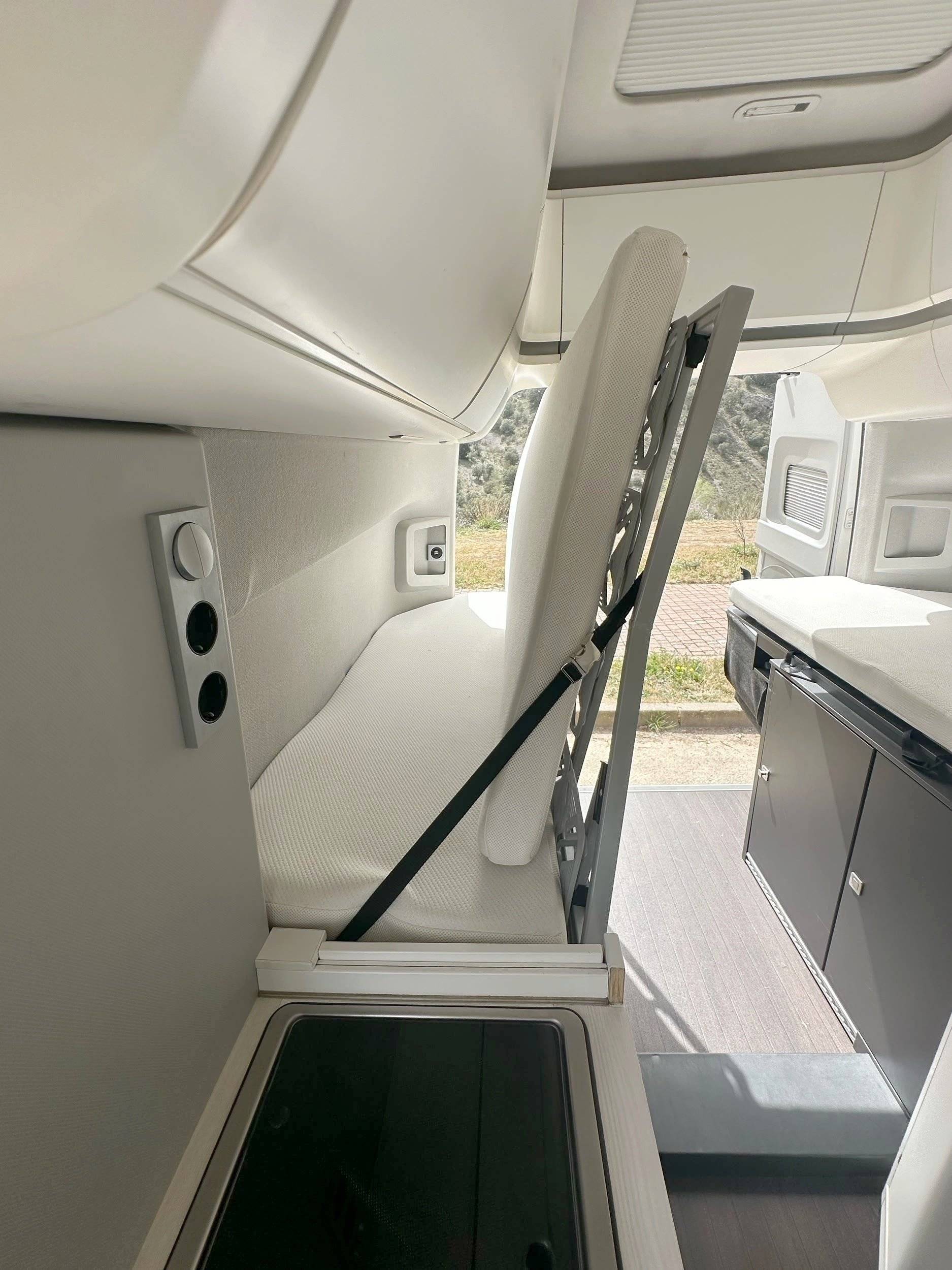 llits Volkswagen Grand California 600 - Yescapa