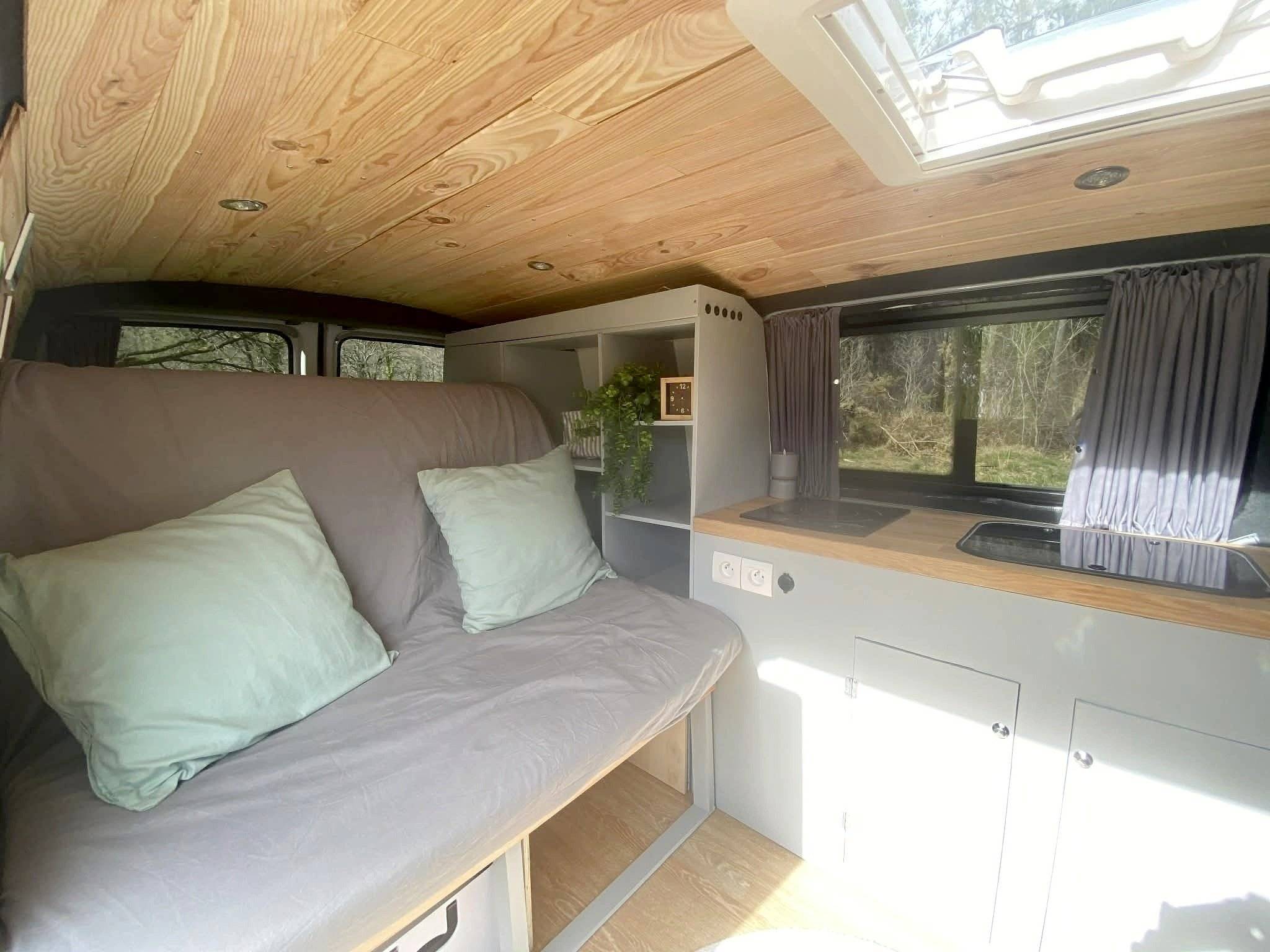 Schlafplätze Volkswagen Transporter T6.1  2,0 l 110ch - Yescapa