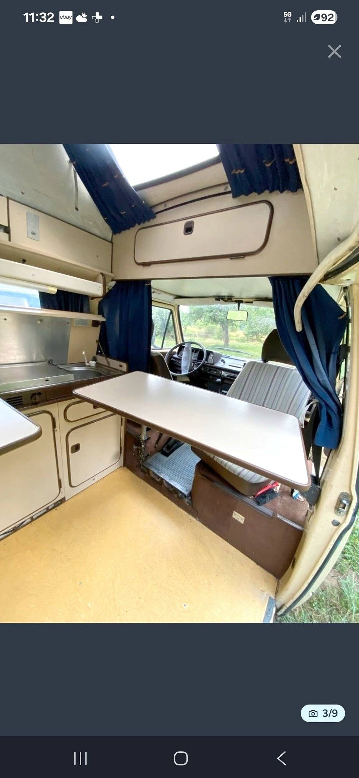Dining Area Volkswagen Transporter - Yescapa