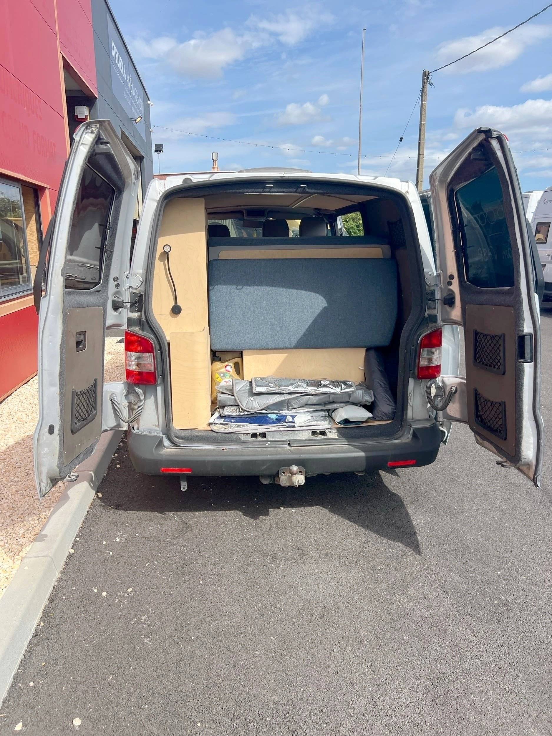 Volkswagen T5 2 l 102 ch