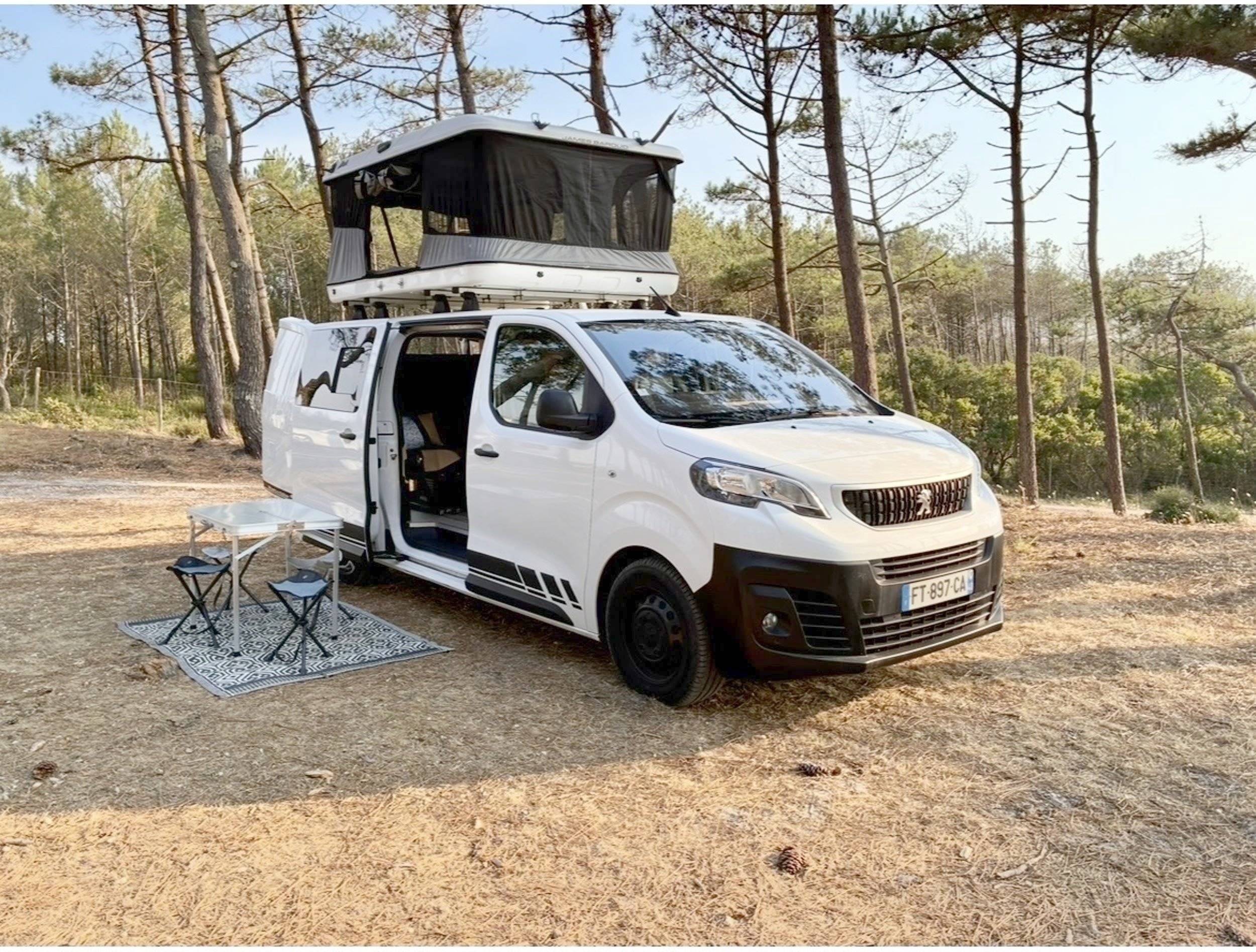 Concept Van Loisirs Expert 180 ch eat8