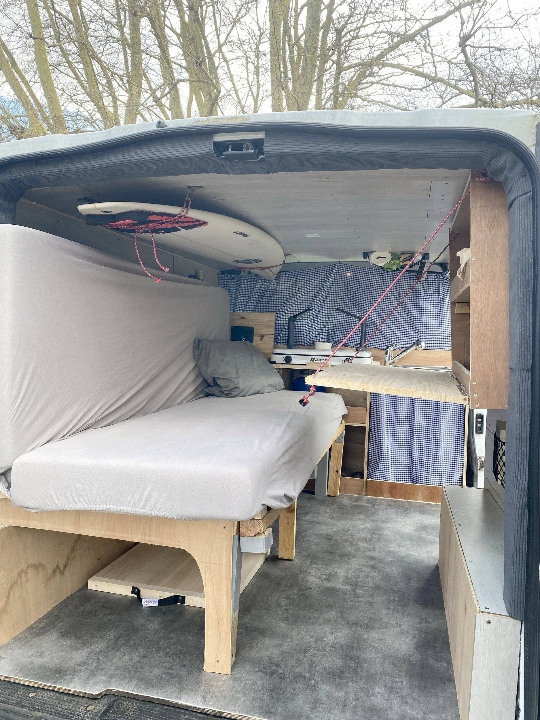 Couchages Renault Renault trafic 2.0 DCI - Yescapa