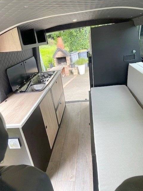 Volkswagen T5 2,0 l 102 ch