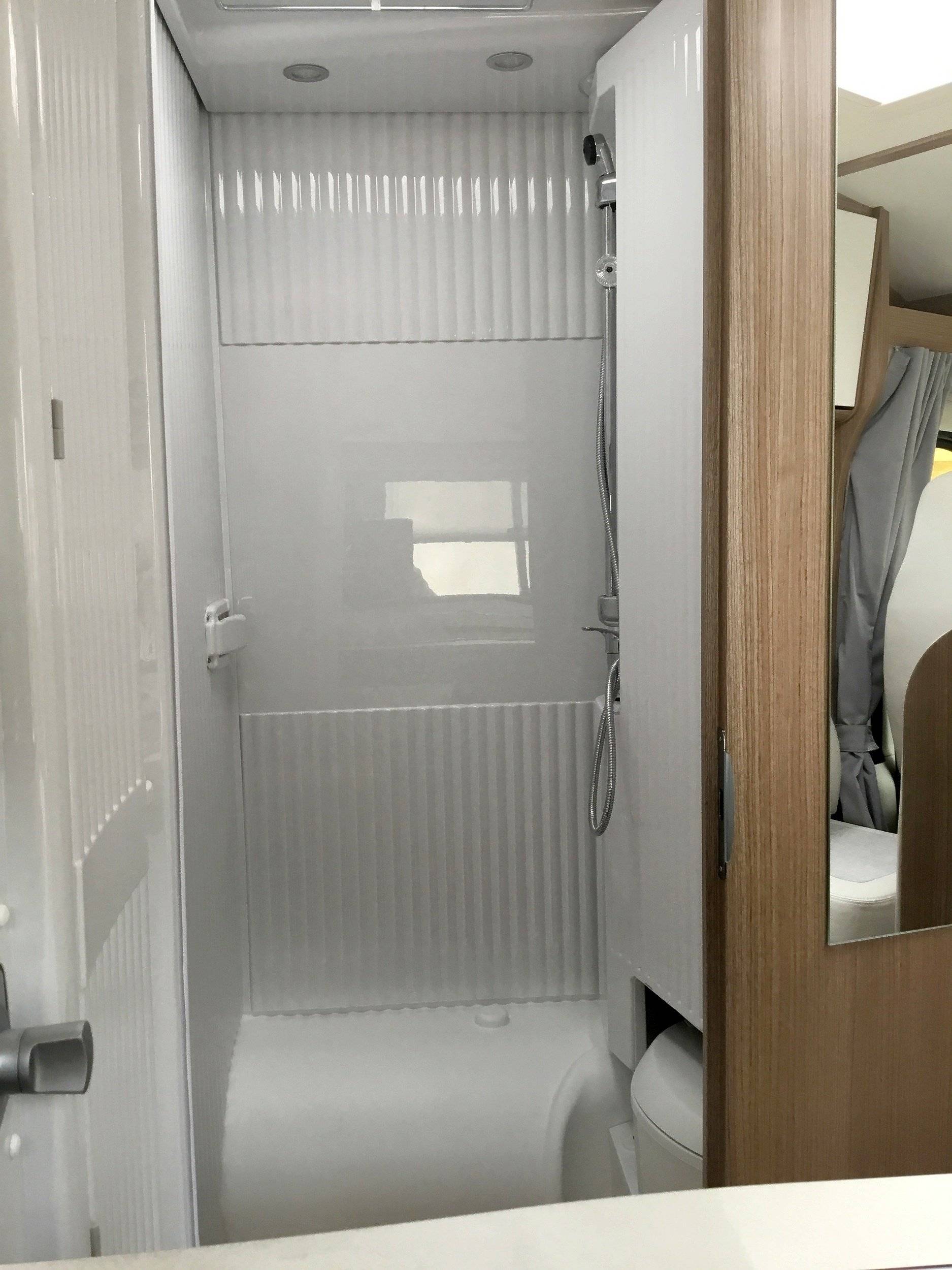 Carado V 132 Europa Edition