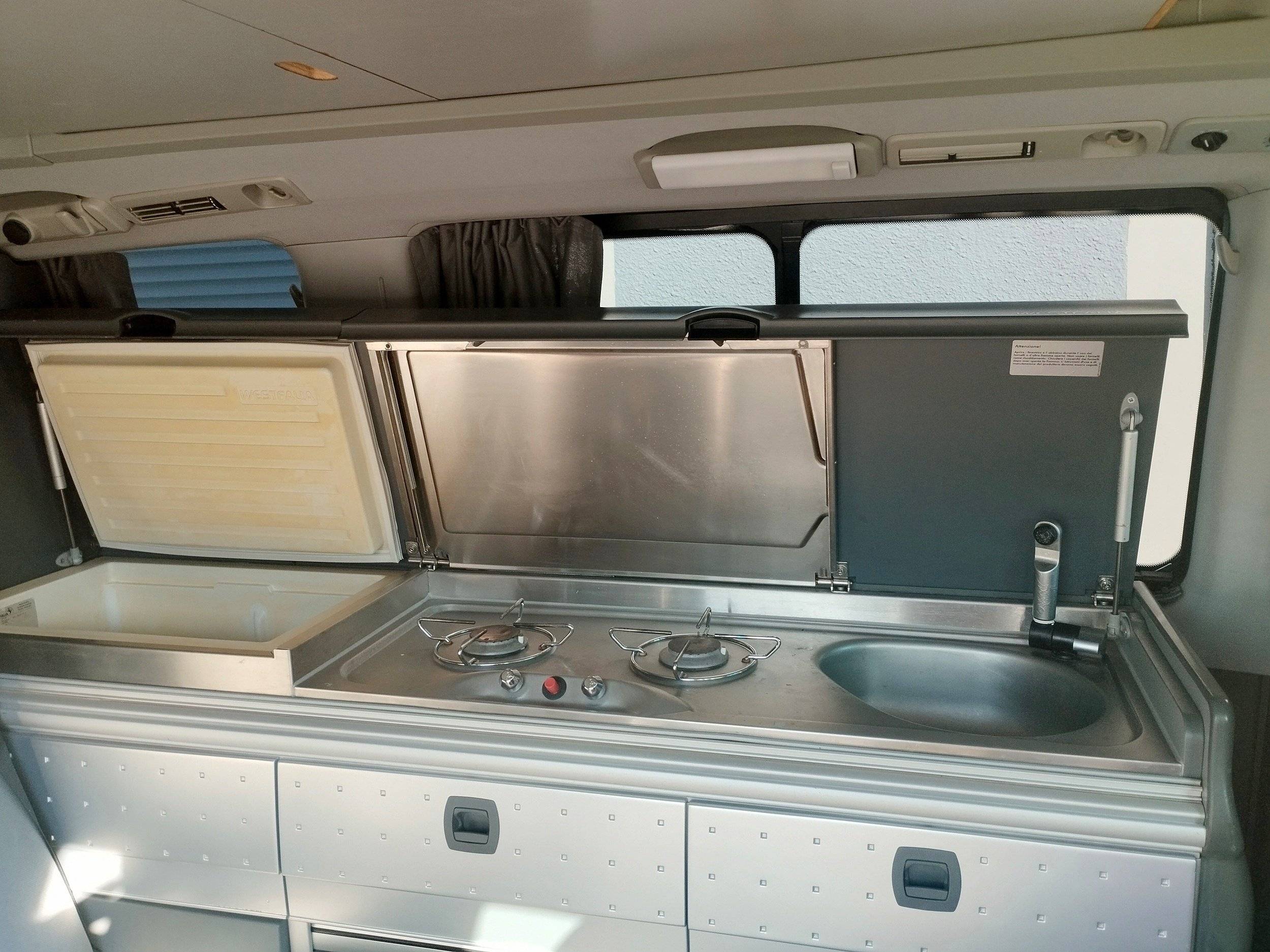 Angolo cucina Mercedes - Yescapa