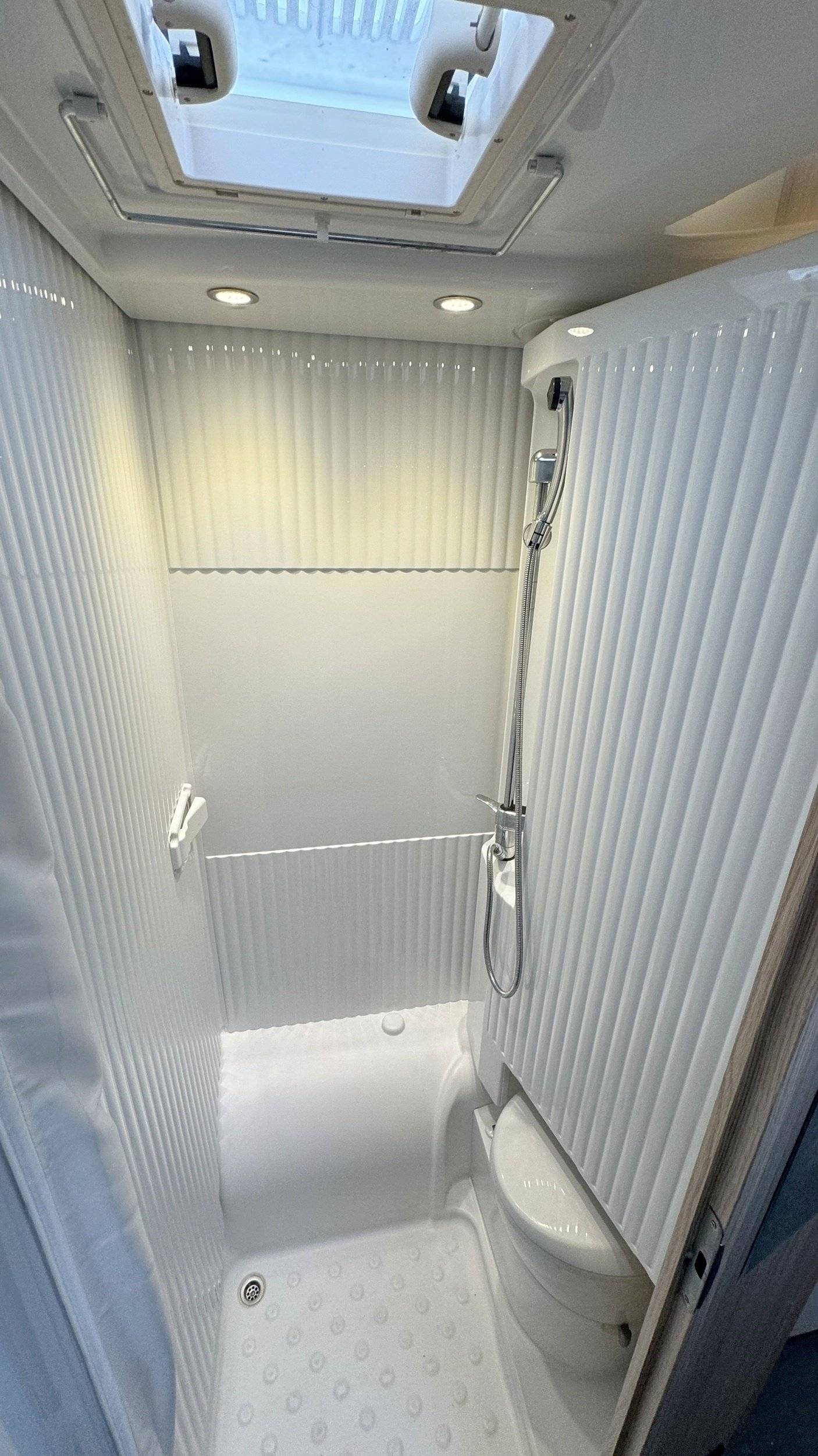 Camper Track DUCATO CAMPER VAN