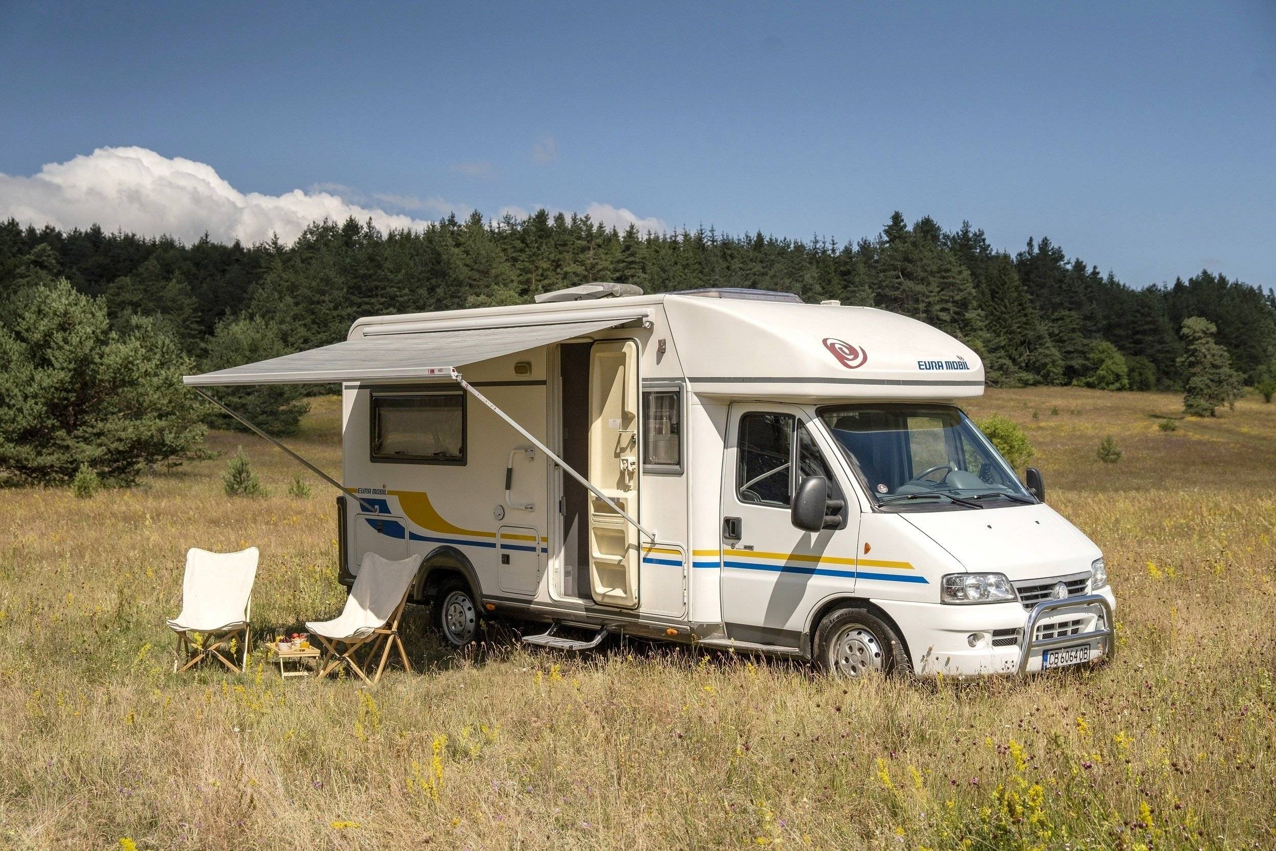 Vue avant de 3/4 Fiat - Yescapa