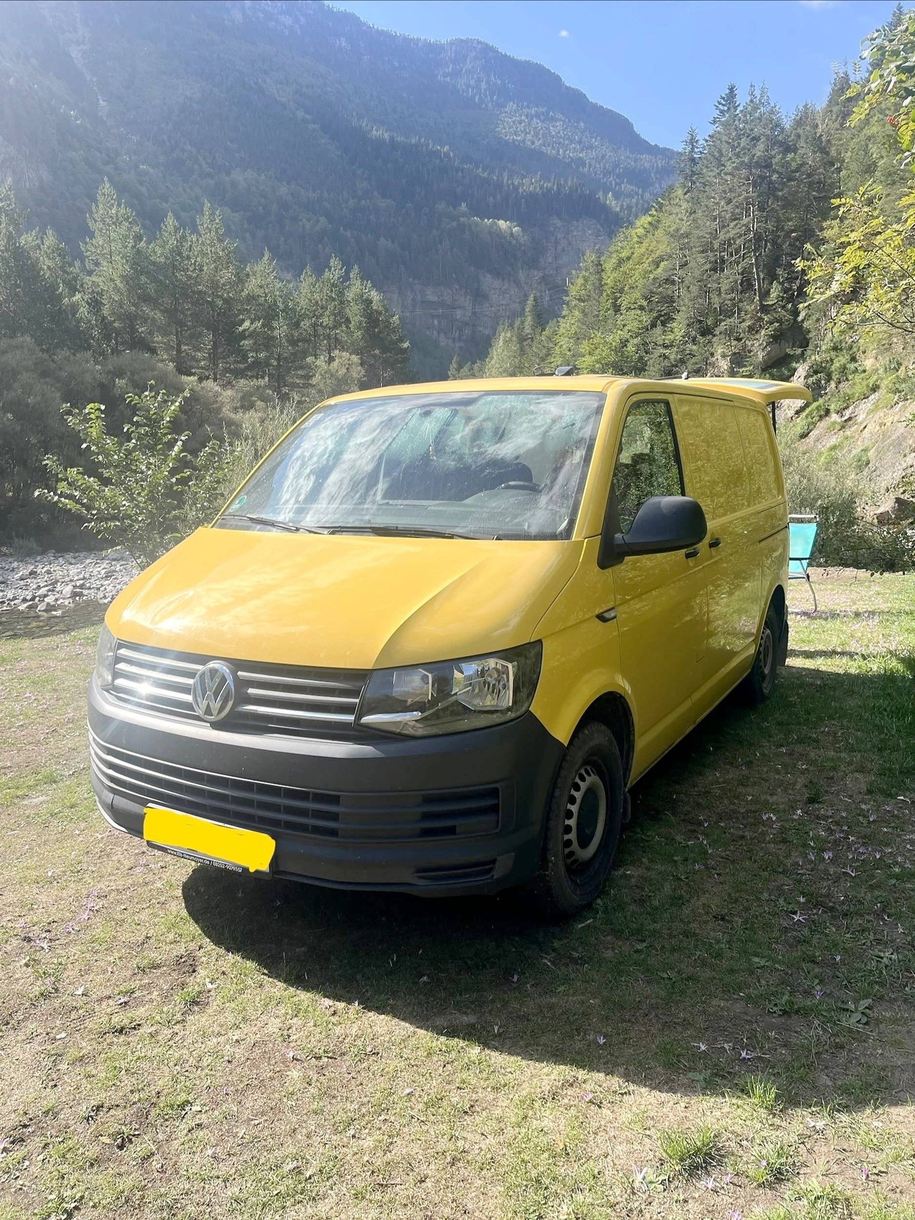 schräge Vorderansicht Volkswagen T6 2 l 102 ch - Yescapa