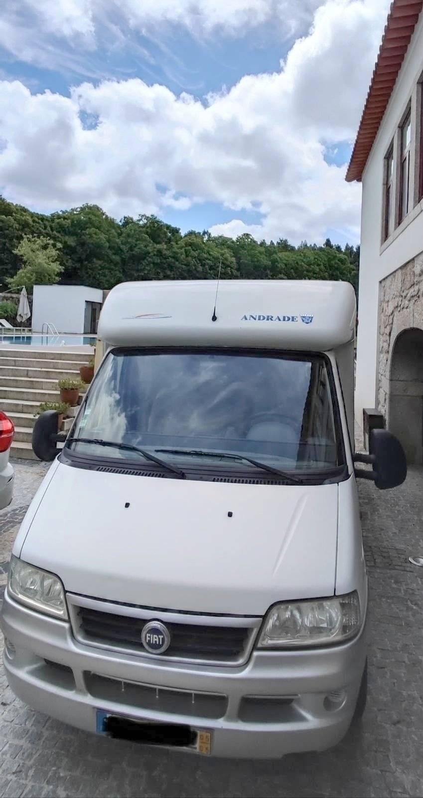 Front view from 3/4 Fiat - Yescapa