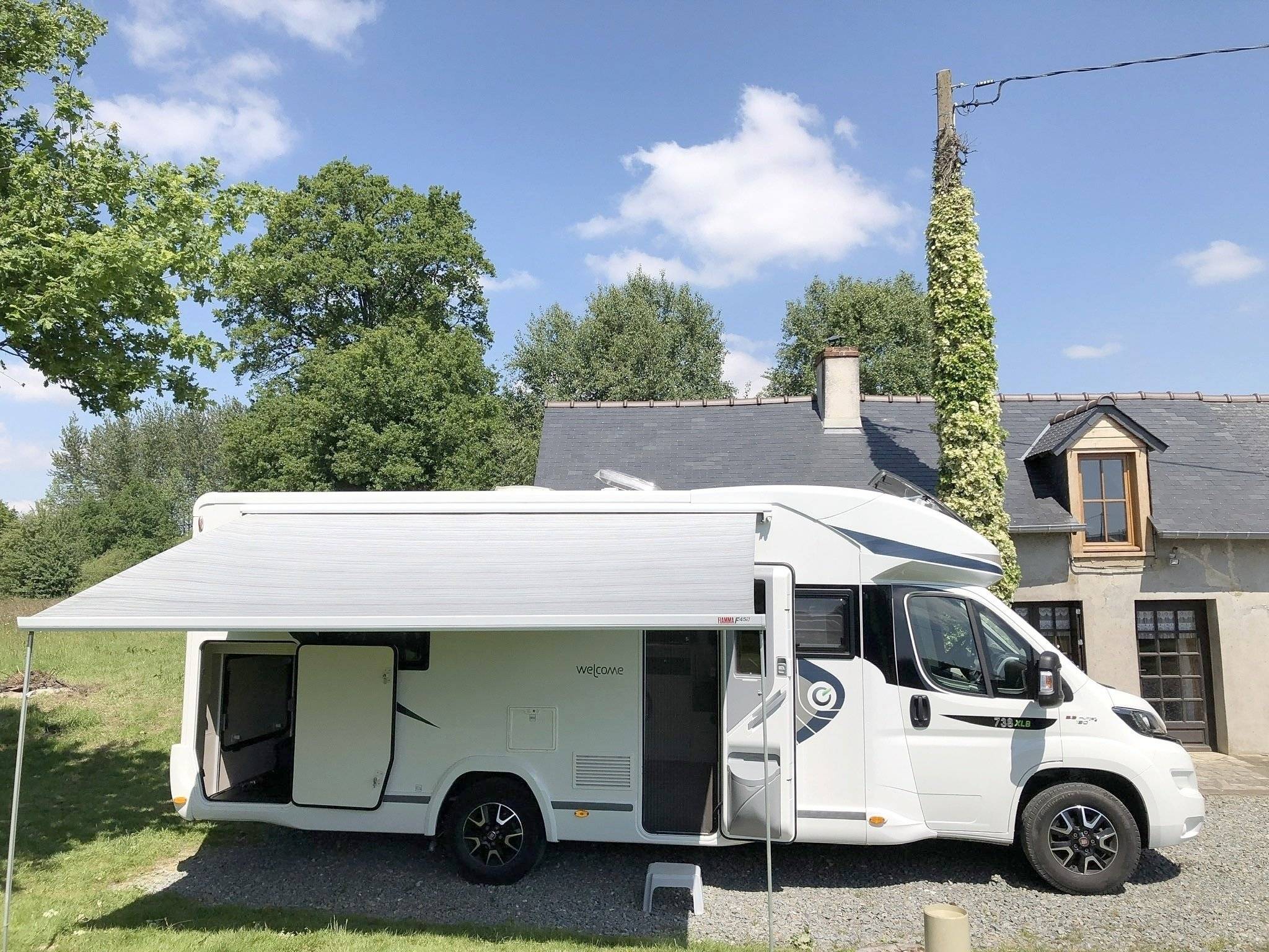 Voorkant 3/4 Fiat Al-Ko 2,3 l Multijet 130 ch. - Yescapa