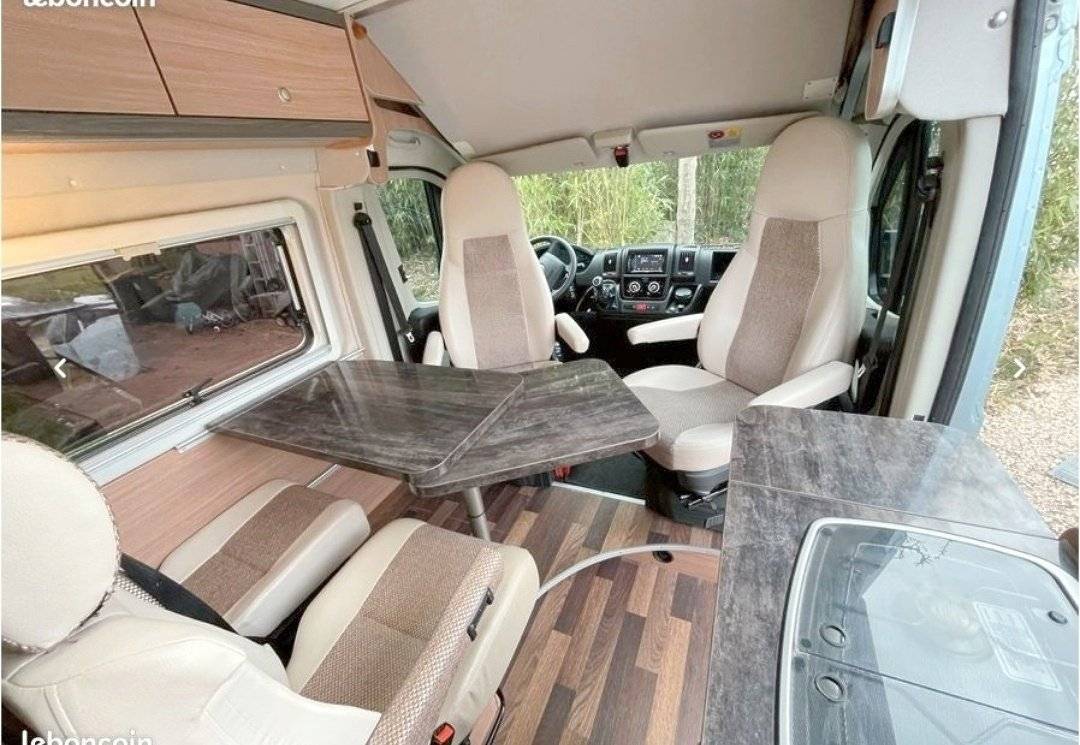 Driver's compartment Fiat - Yescapa