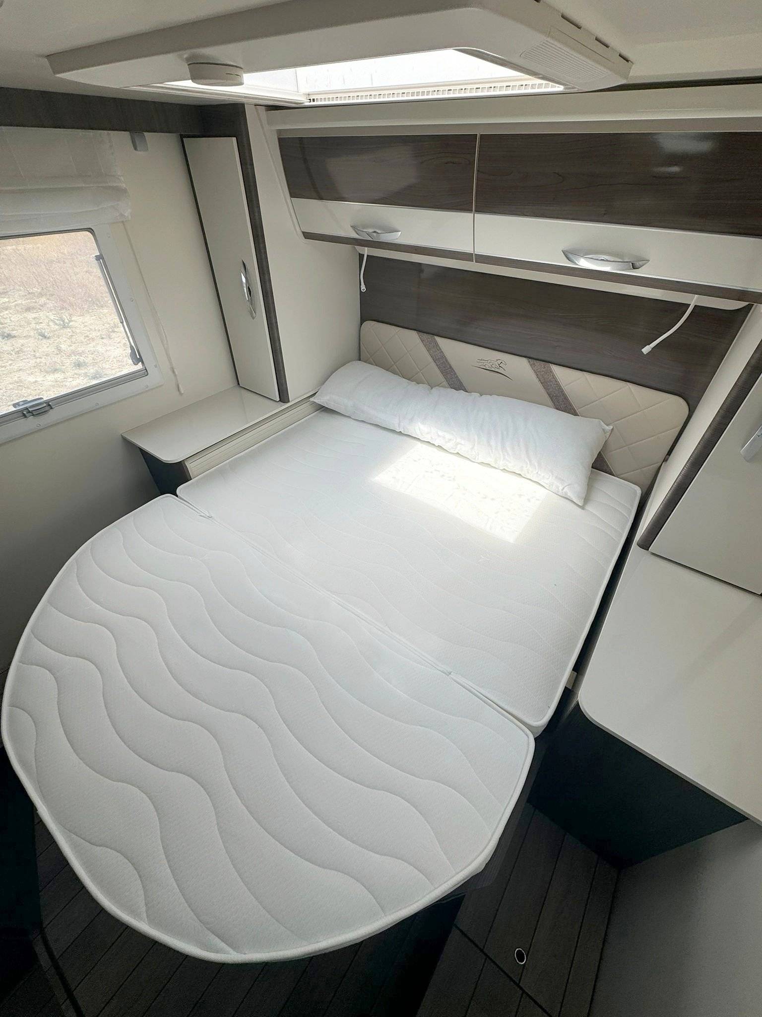 Couchages Renault Master 2,3 l 165 ch - Yescapa