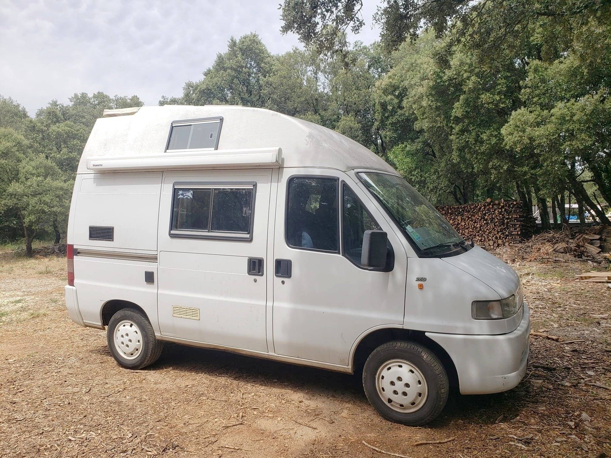 Front view from 3/4 Fiat Fiat ducato - Yescapa