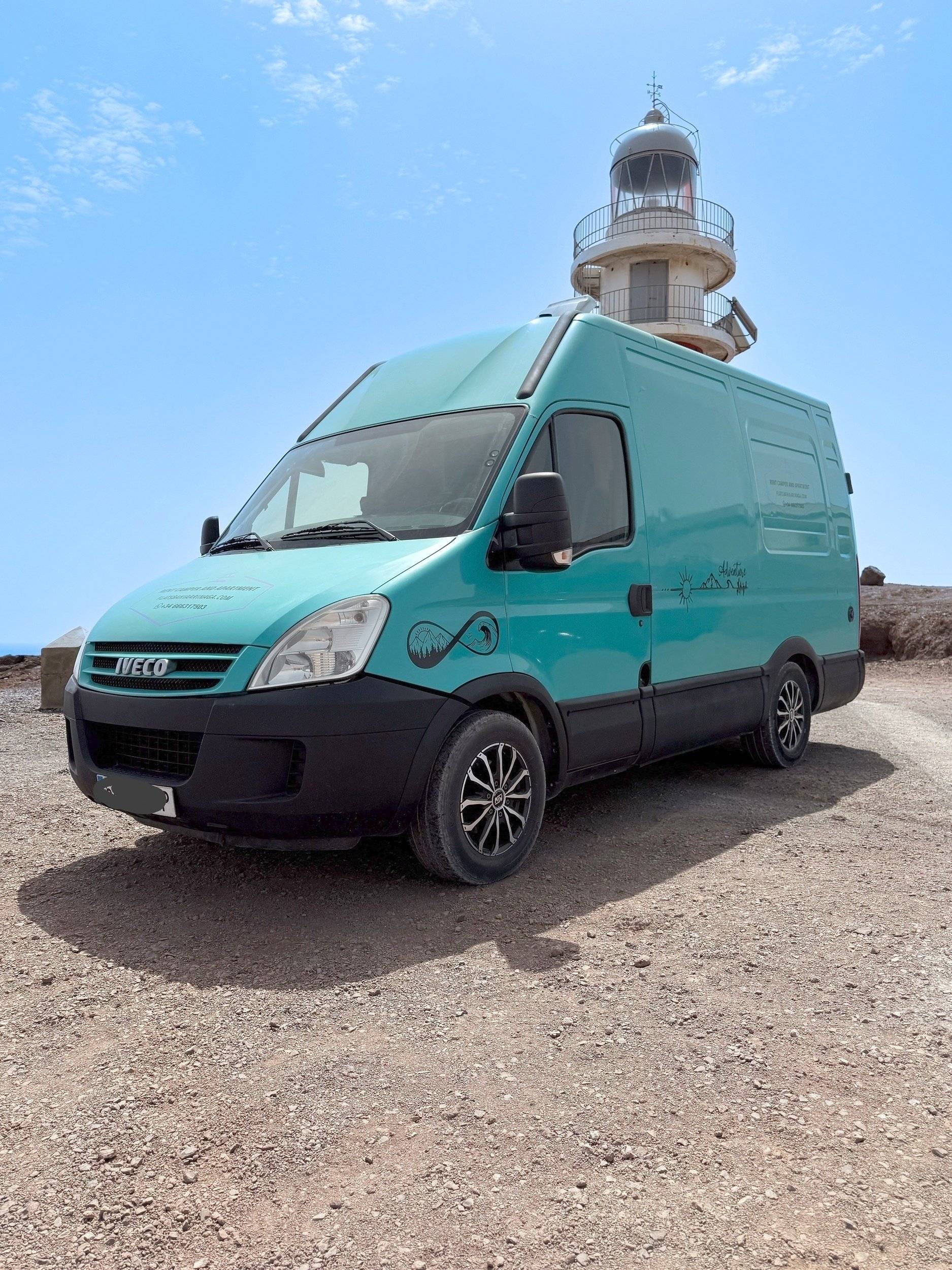 Vista del vehicle angle davanter Iveco Iveco daily - Yescapa