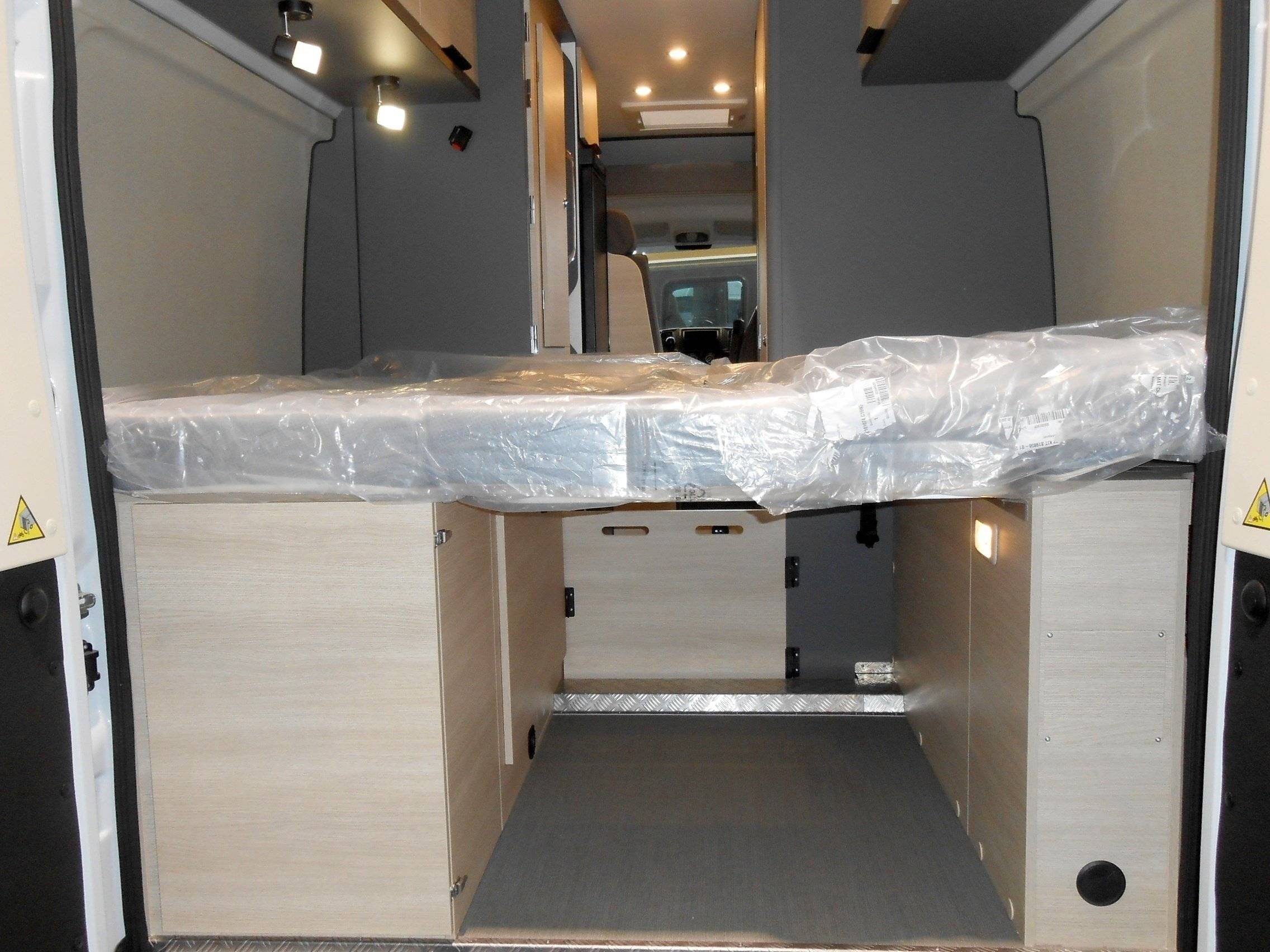 Coin repas Peugeot boxer 2,2l HDI 120 ch - Yescapa