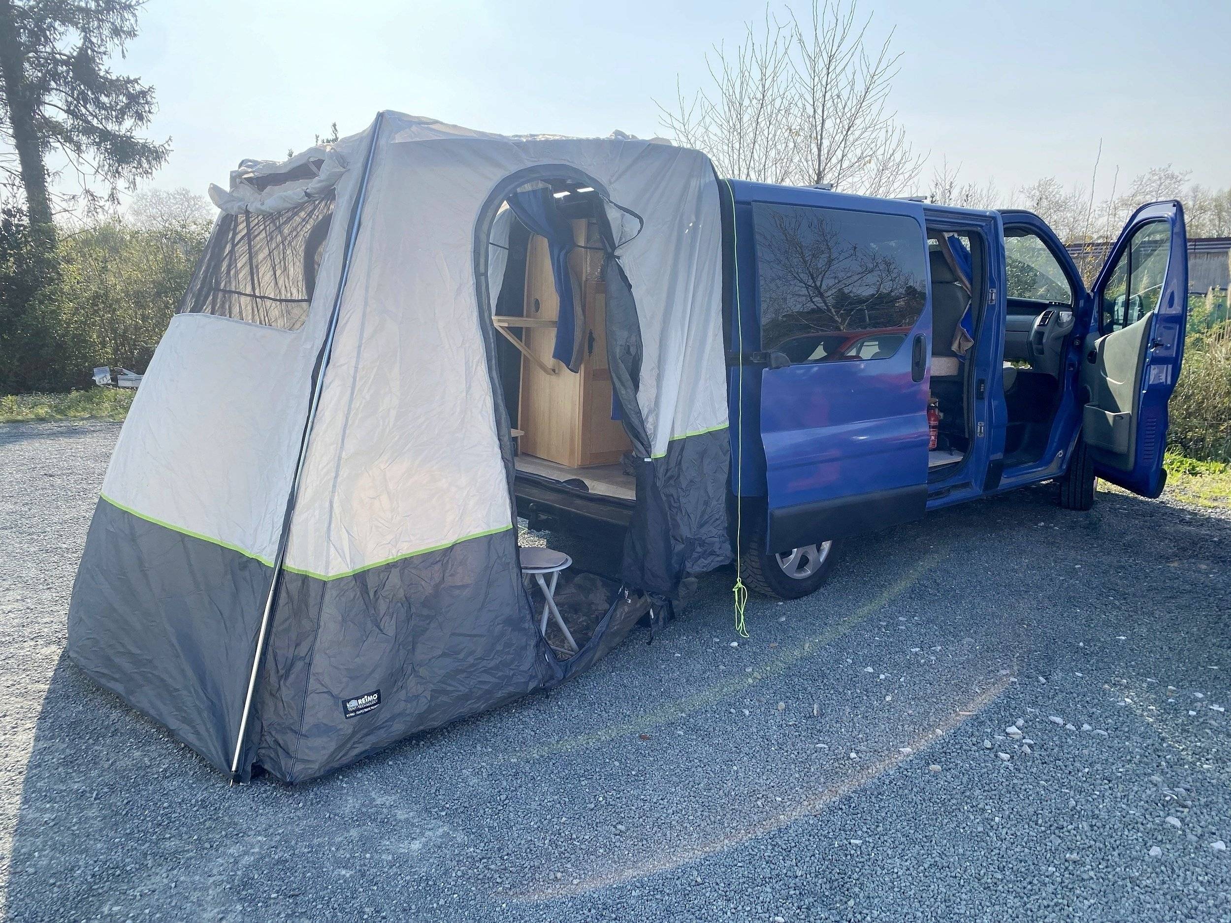 Vue avant de 3/4  - Yescapa