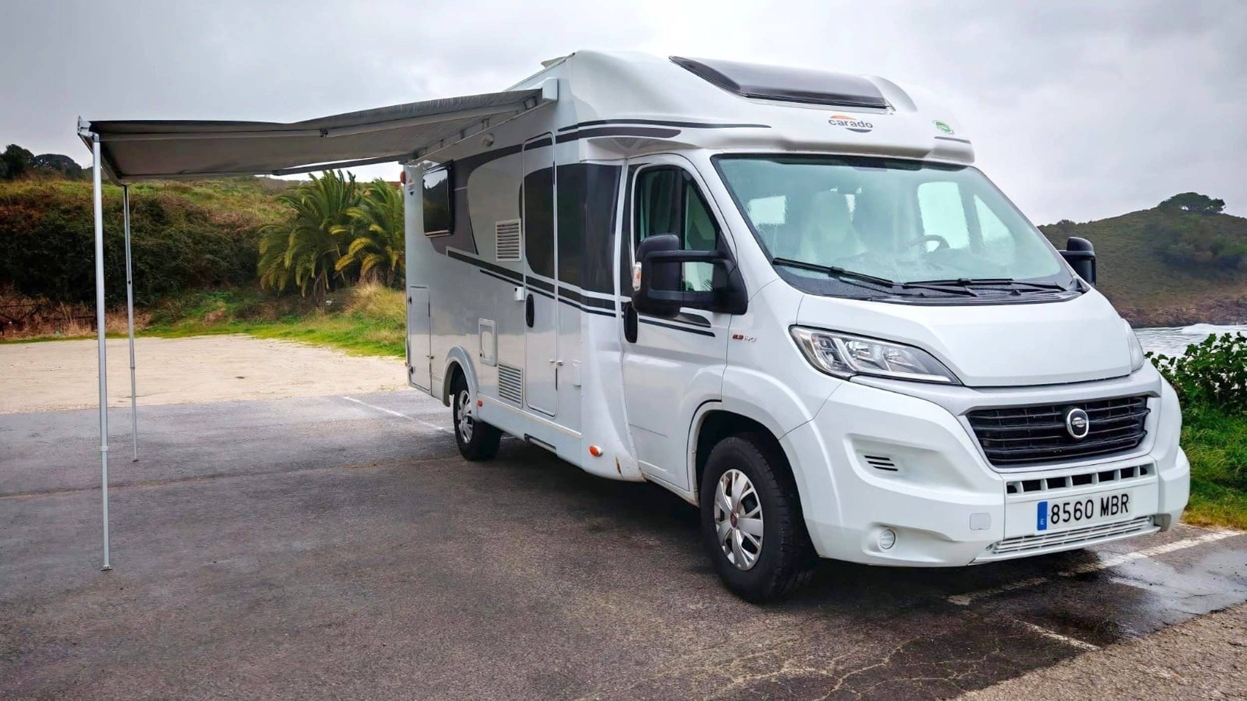 Front view from 3/4 Fiat Ducato 2,3 l 140 CV - Yescapa