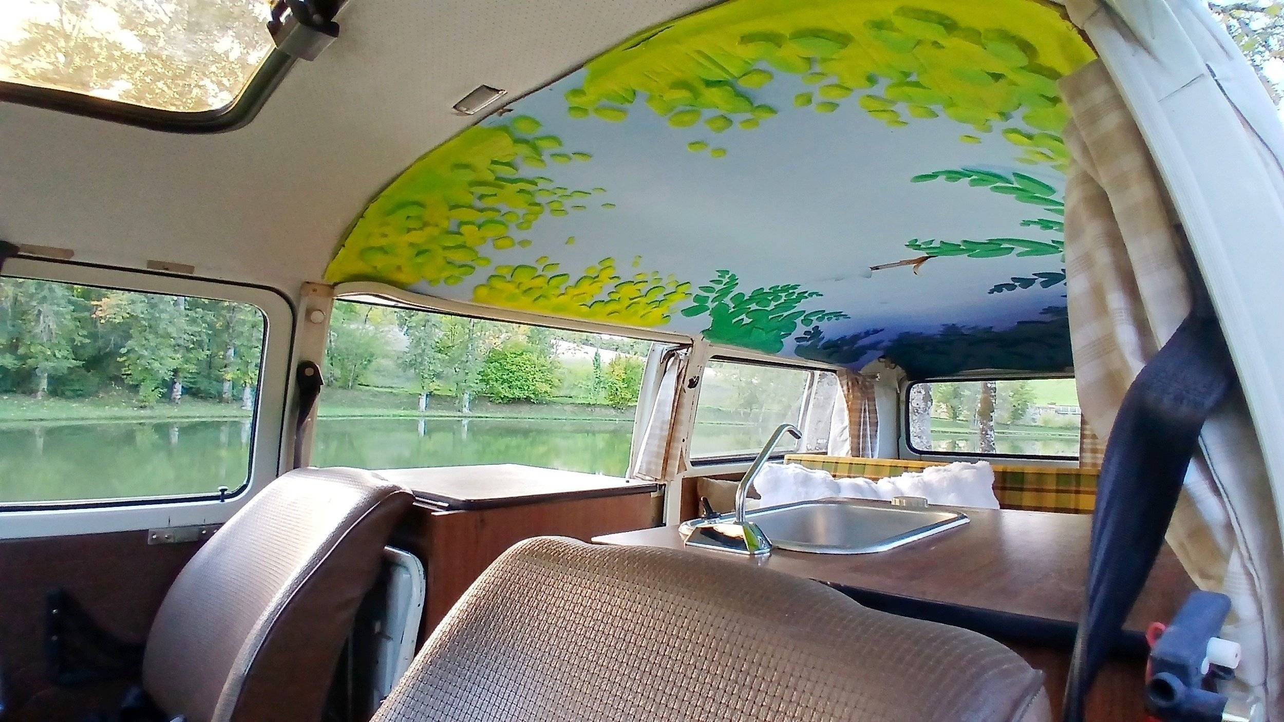 Kitchen Volkswagen Combi T2B - Yescapa