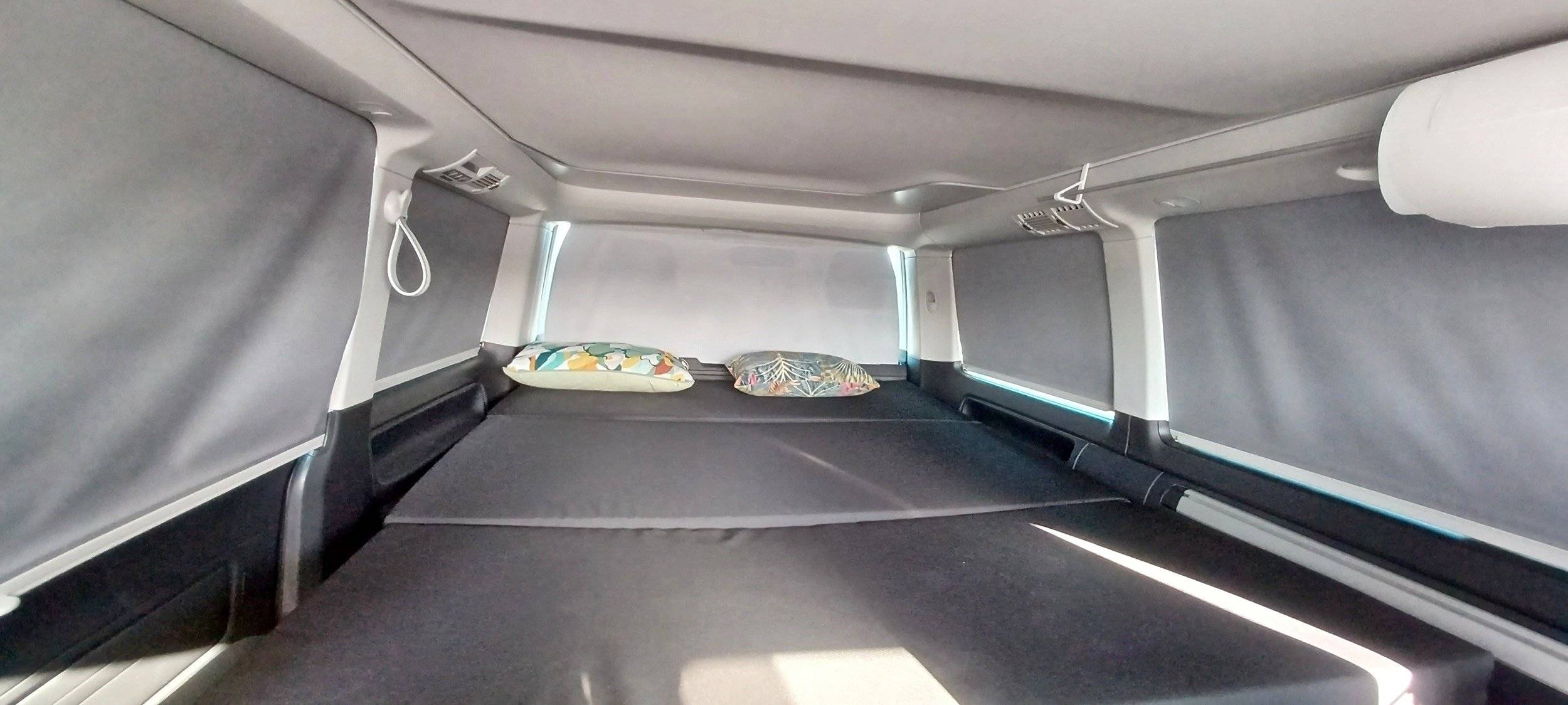 Dormidas Volkswagen California Beach T6 - Yescapa