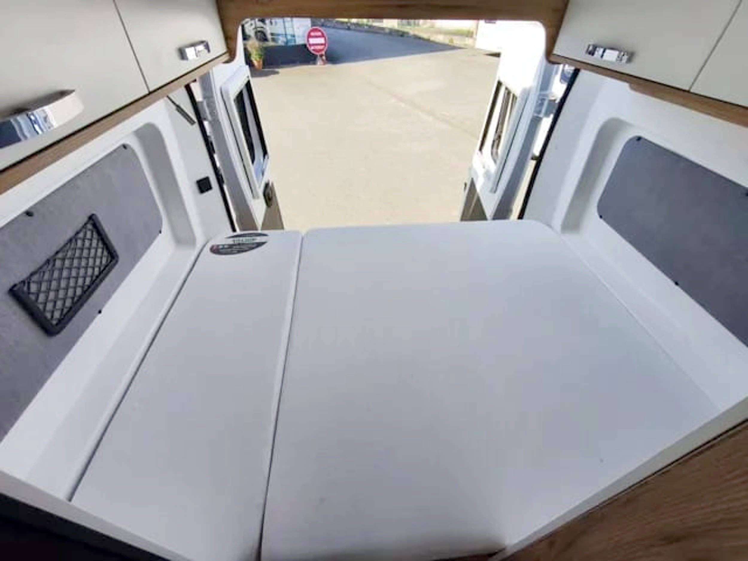 Berth Fiat Fiat ducato 140cv 2.2L - Yescapa
