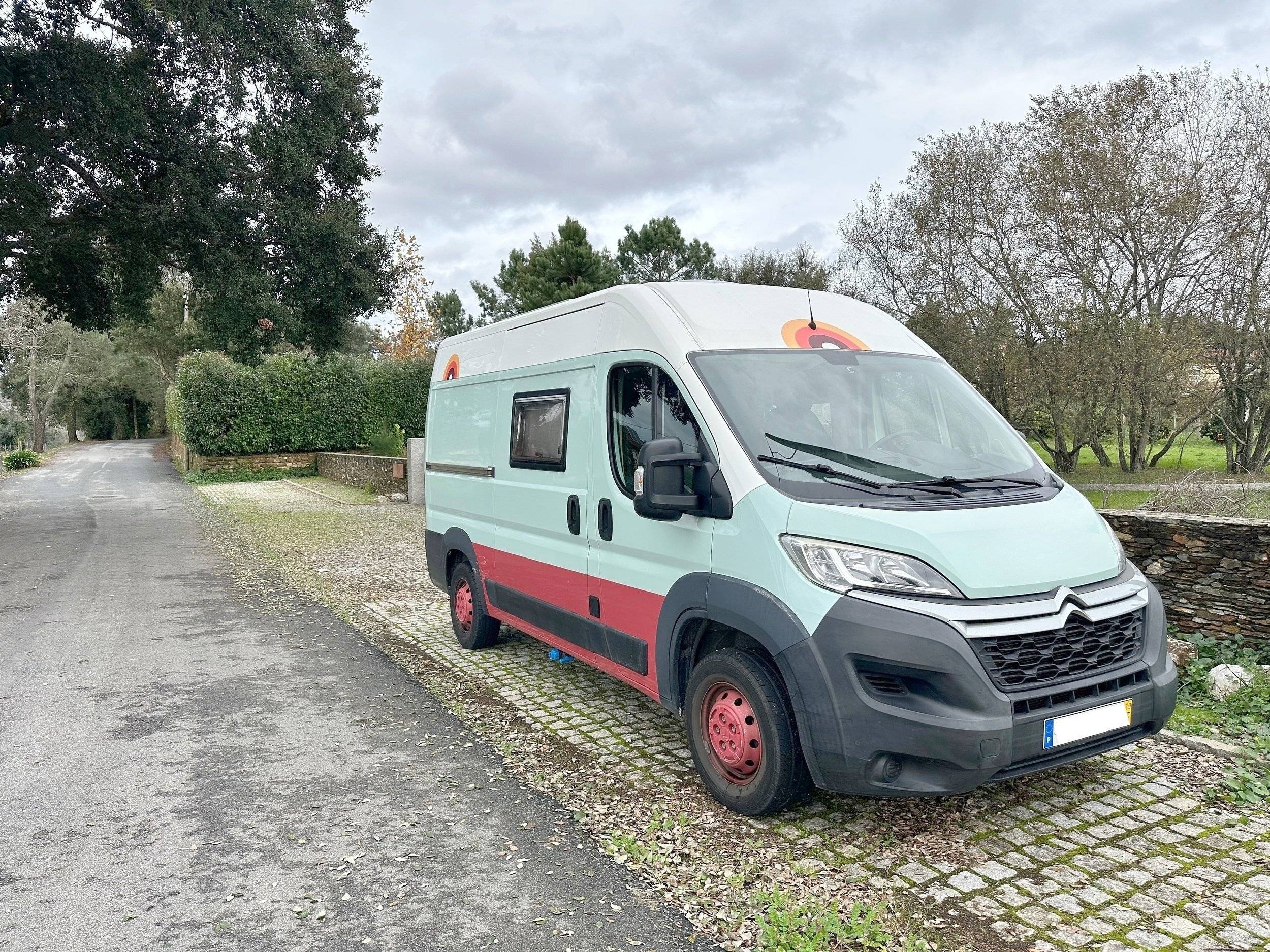 Front view from 3/4 Citroën - Yescapa