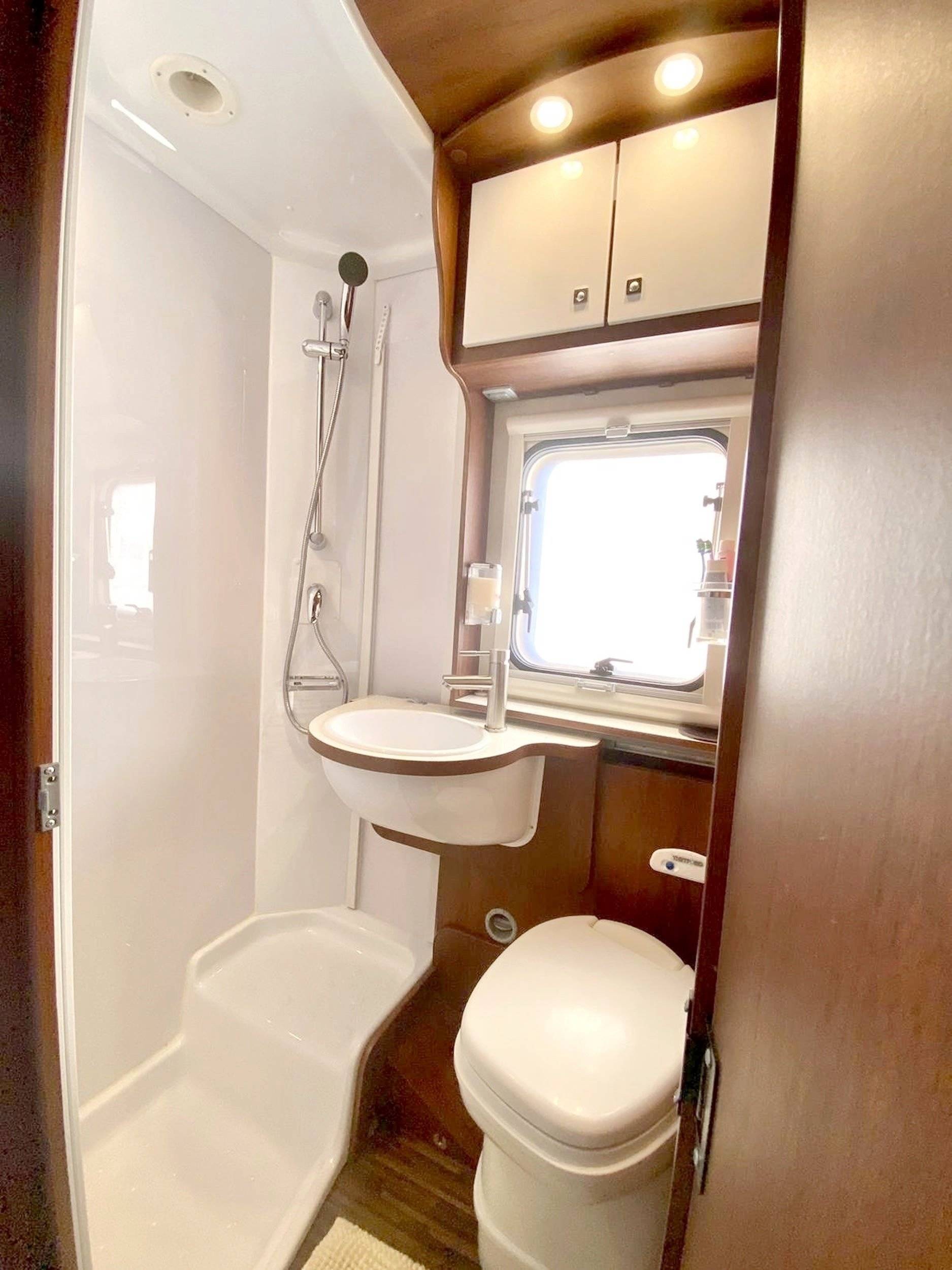 Elnagh  Baron 450 T-Loft