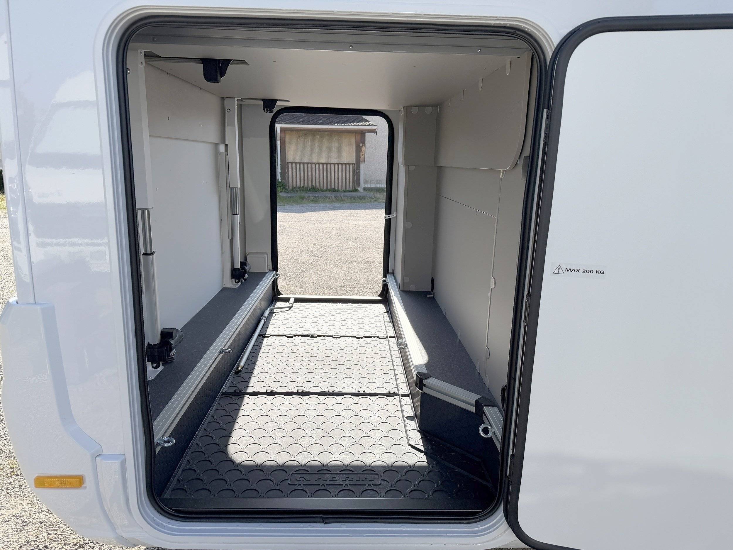 Adria COMPACT SELECT DC 