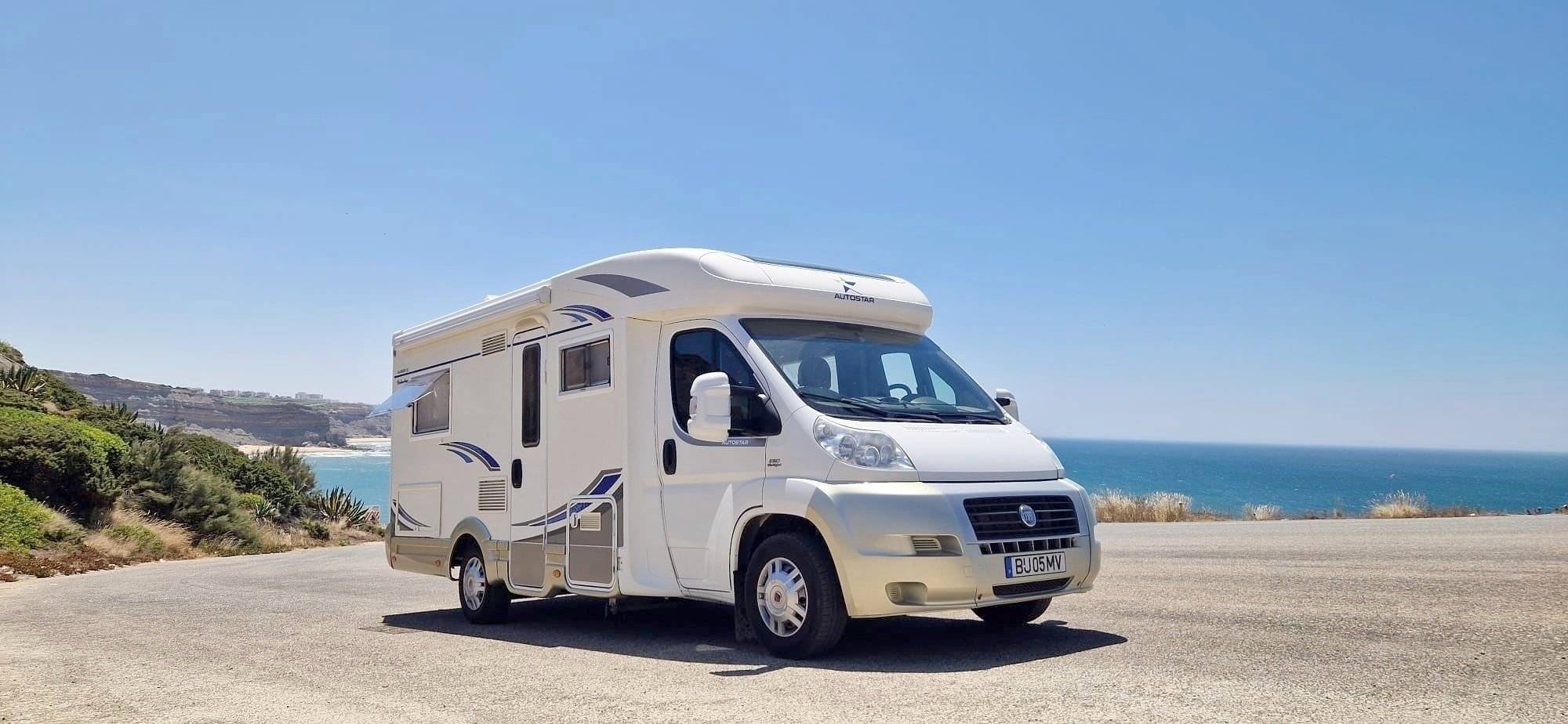 Front view from 3/4 Fiat Ducato 2 l 115 ch - Yescapa