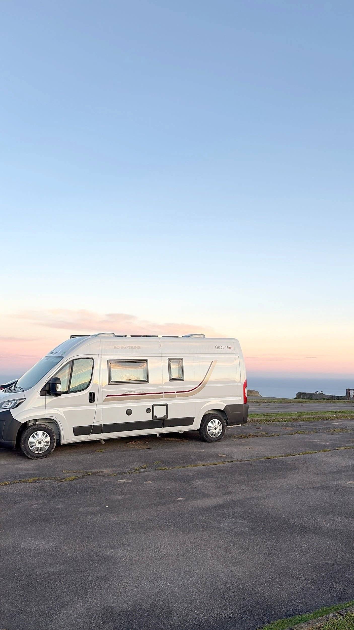 Vue avant de 3/4 Citroën Citroën jumper - Yescapa