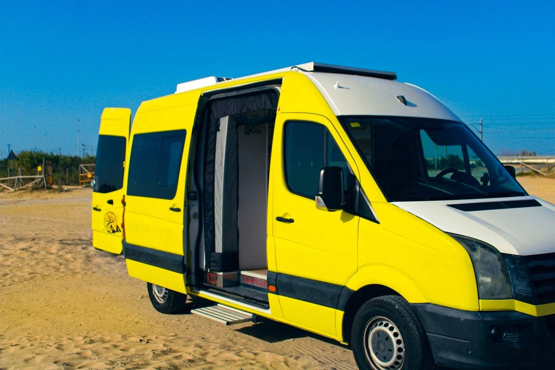 Vista del vehículo ángulo delantero Volkswagen - Yescapa